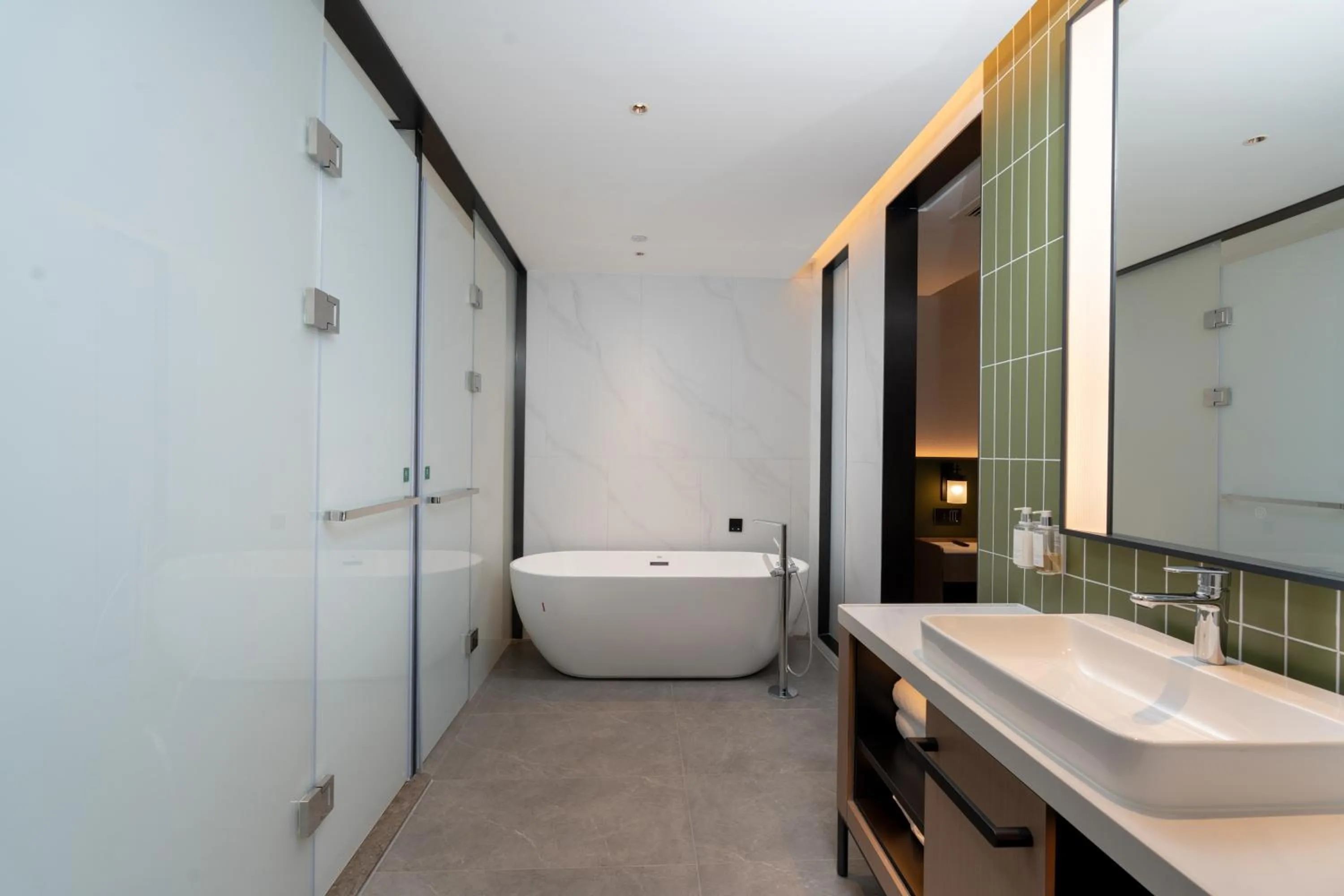 Bath in Holiday Inn Beijing Daxing Movie Park by IHG