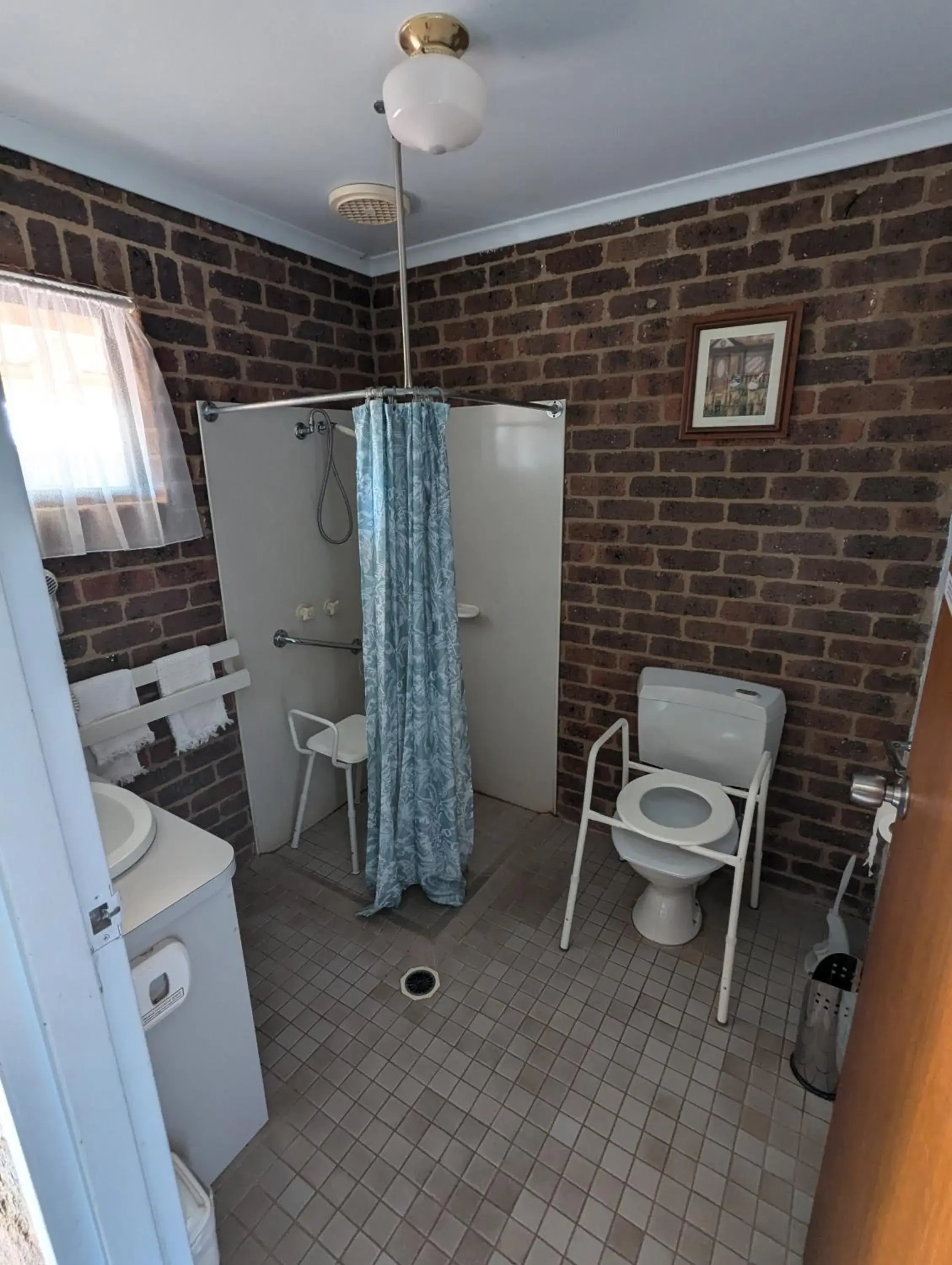 Double Room - Disability Access in Barham Colonial Motel Double Room - Disability Access in Barham Colonial Motel