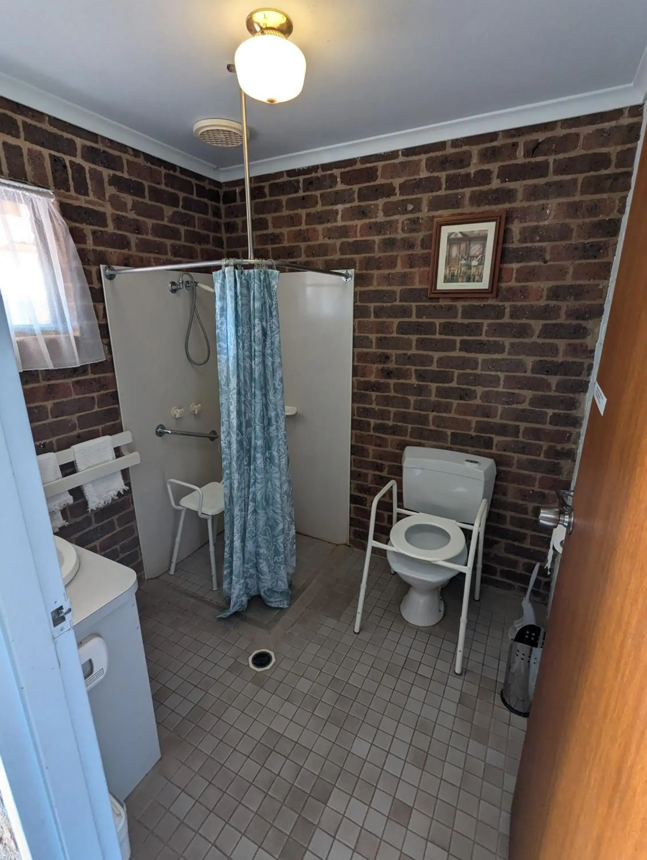 Double Room - Disability Access in Barham Colonial Motel Double Room - Disability Access in Barham Colonial Motel