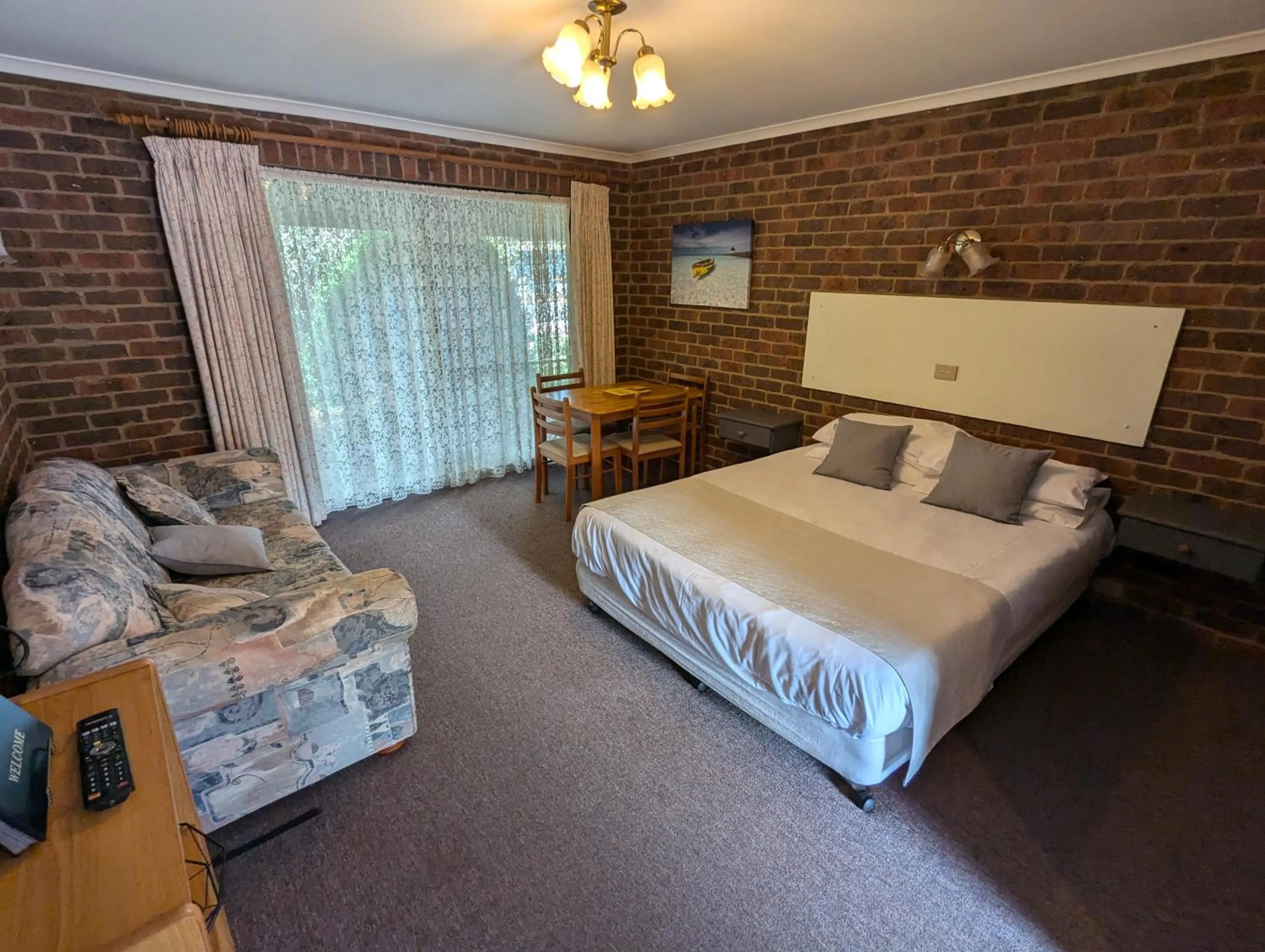 Bed in Barham Colonial Motel