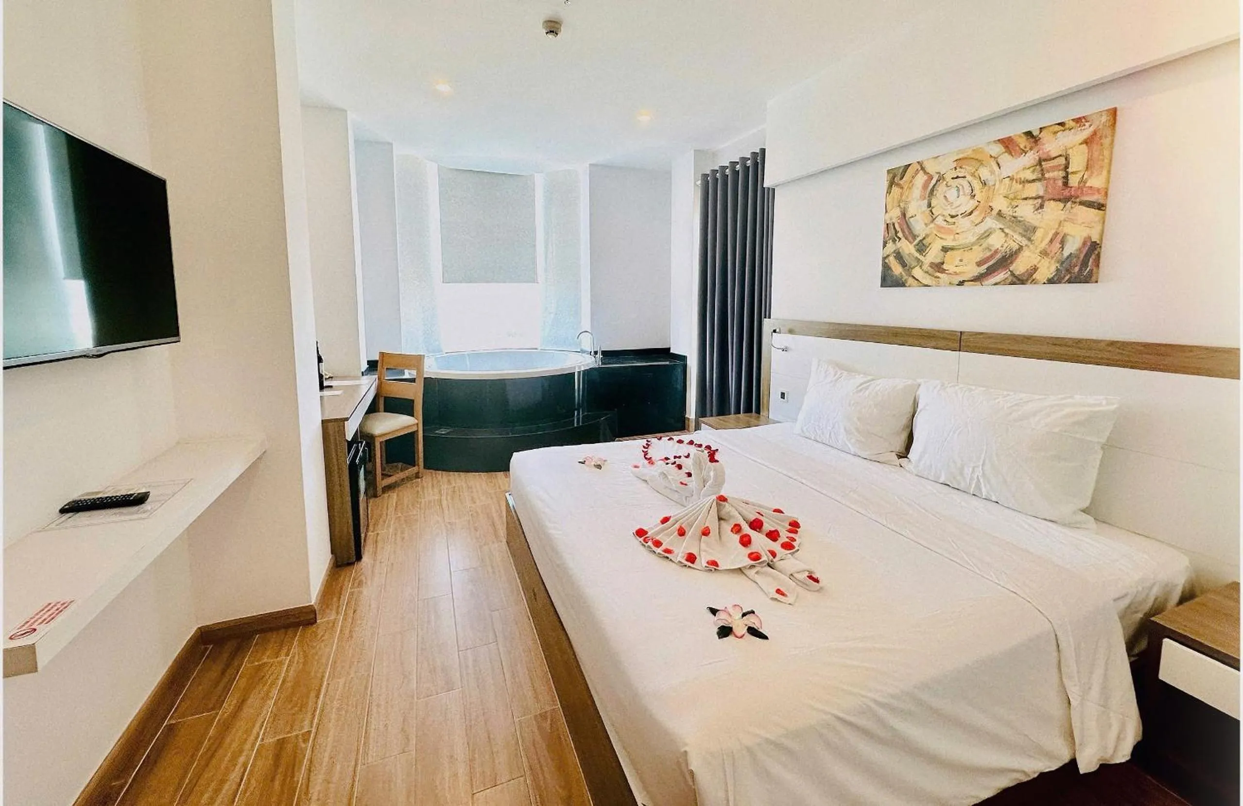 Photo of the whole room, Bed in An Vista Hotel