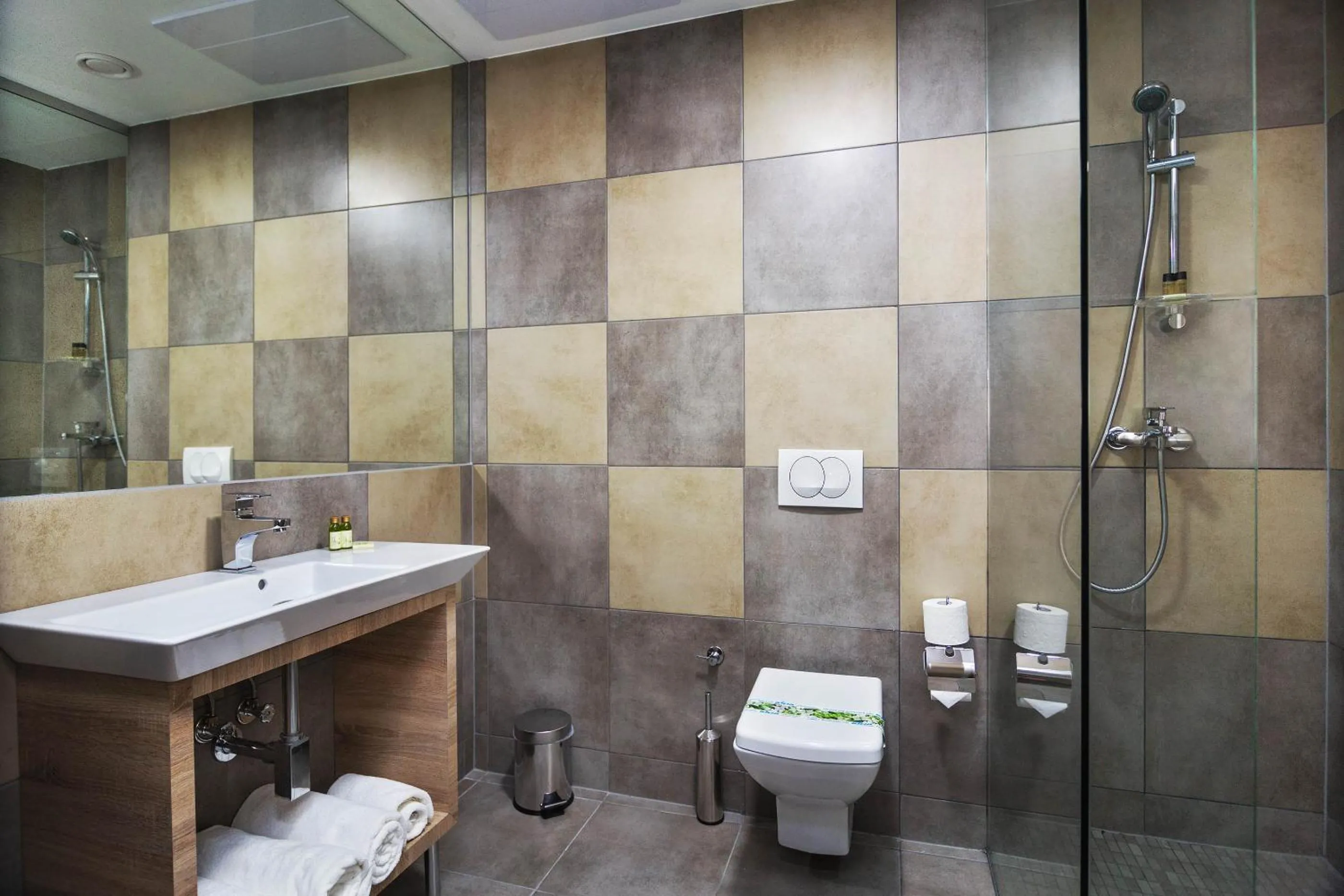 Bathroom in Family-Hotel