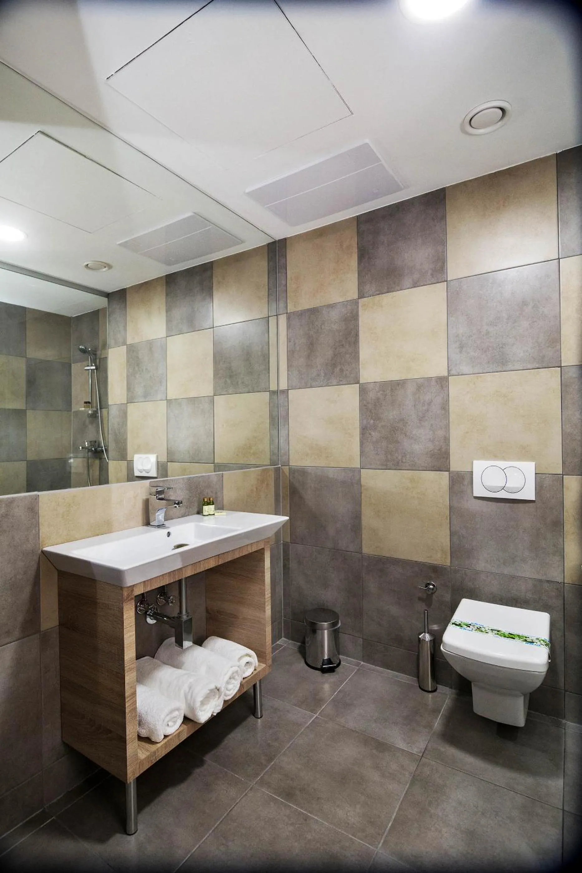Bathroom in Family-Hotel