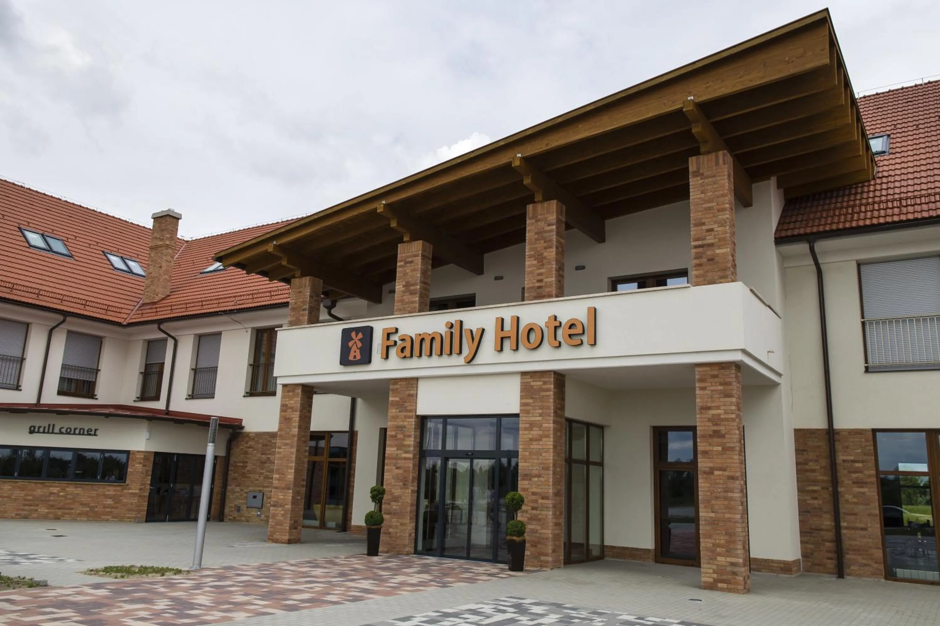 Facade/entrance in Family-Hotel