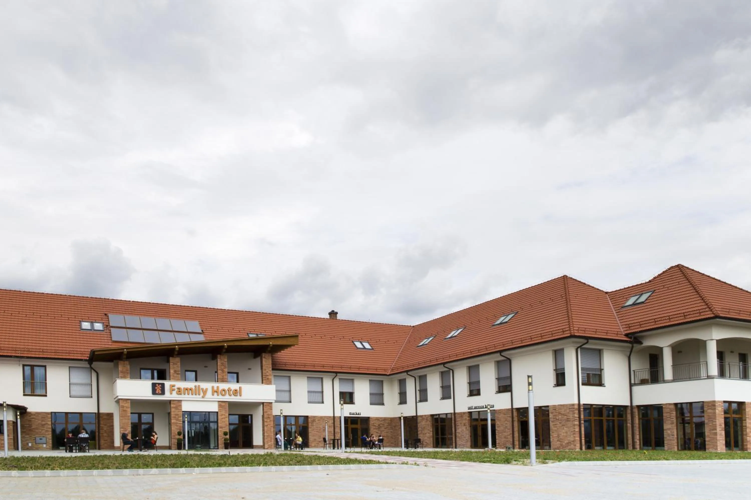 Facade/entrance in Family-Hotel