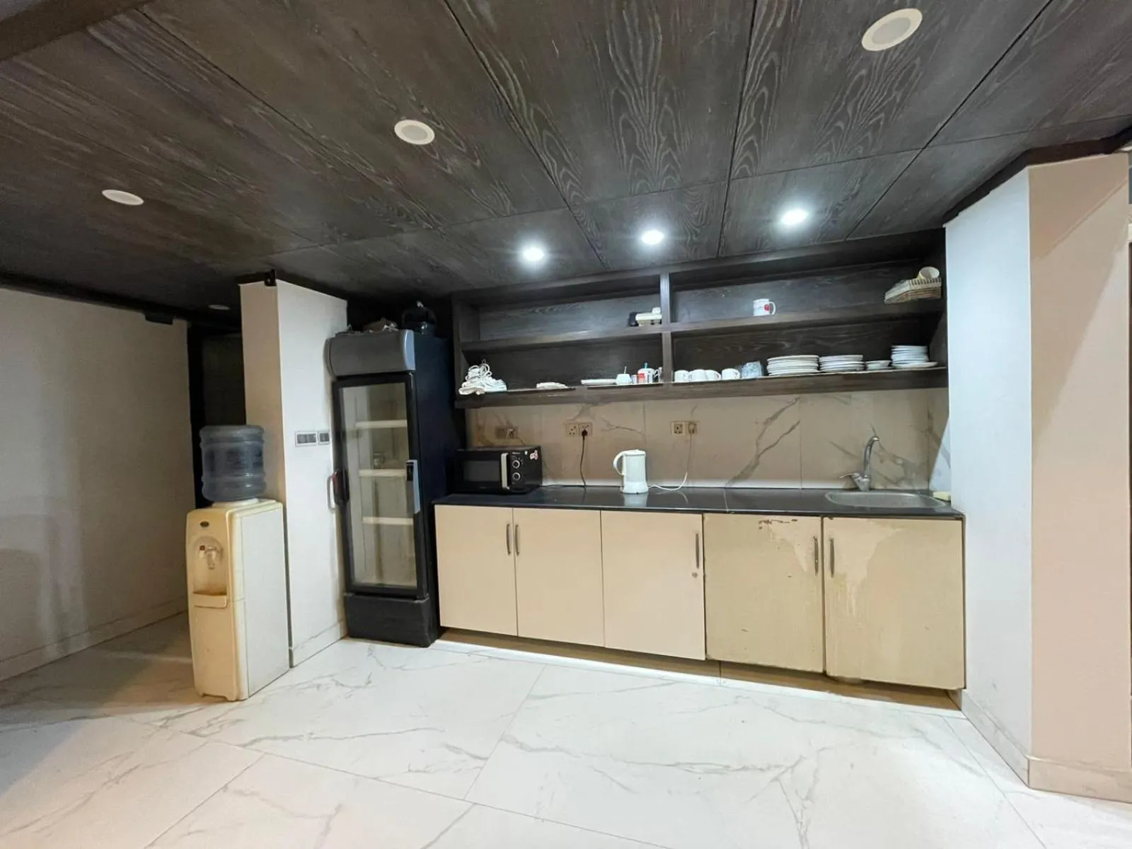 kitchen in Cadillac Hotel