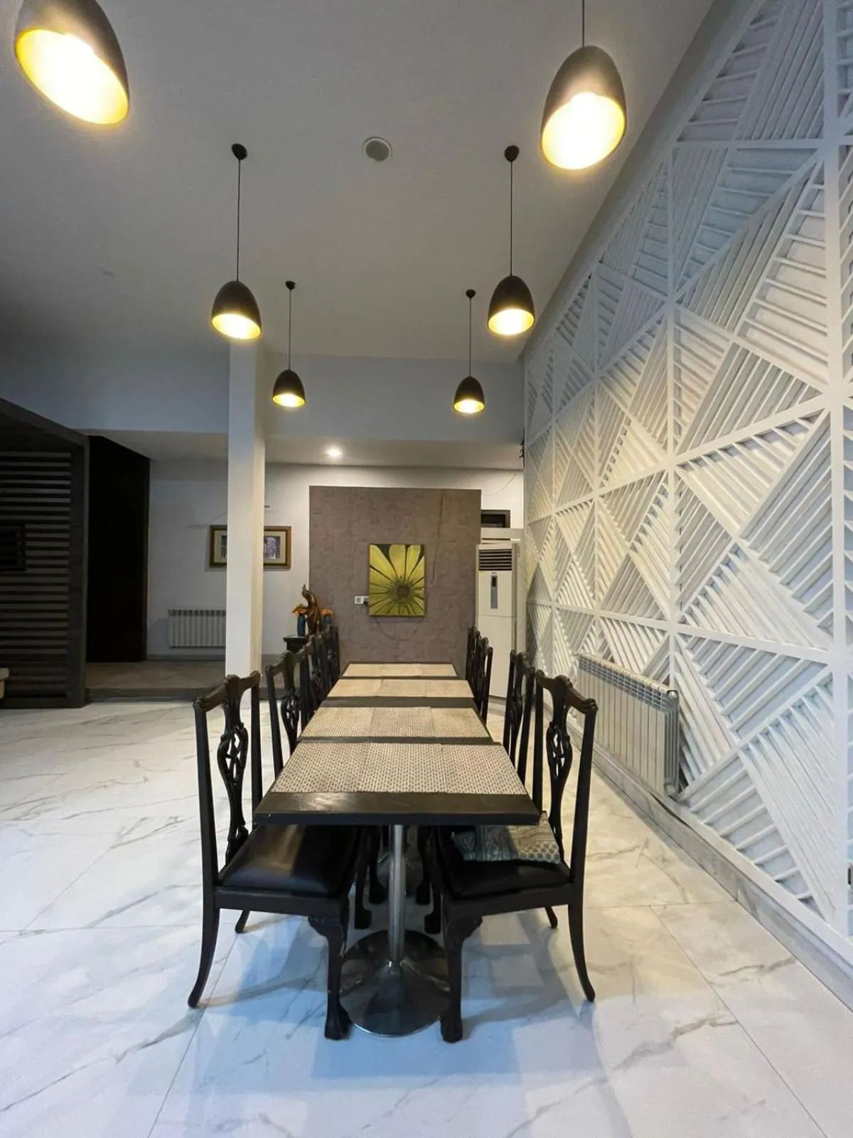 Dining area in Cadillac Hotel