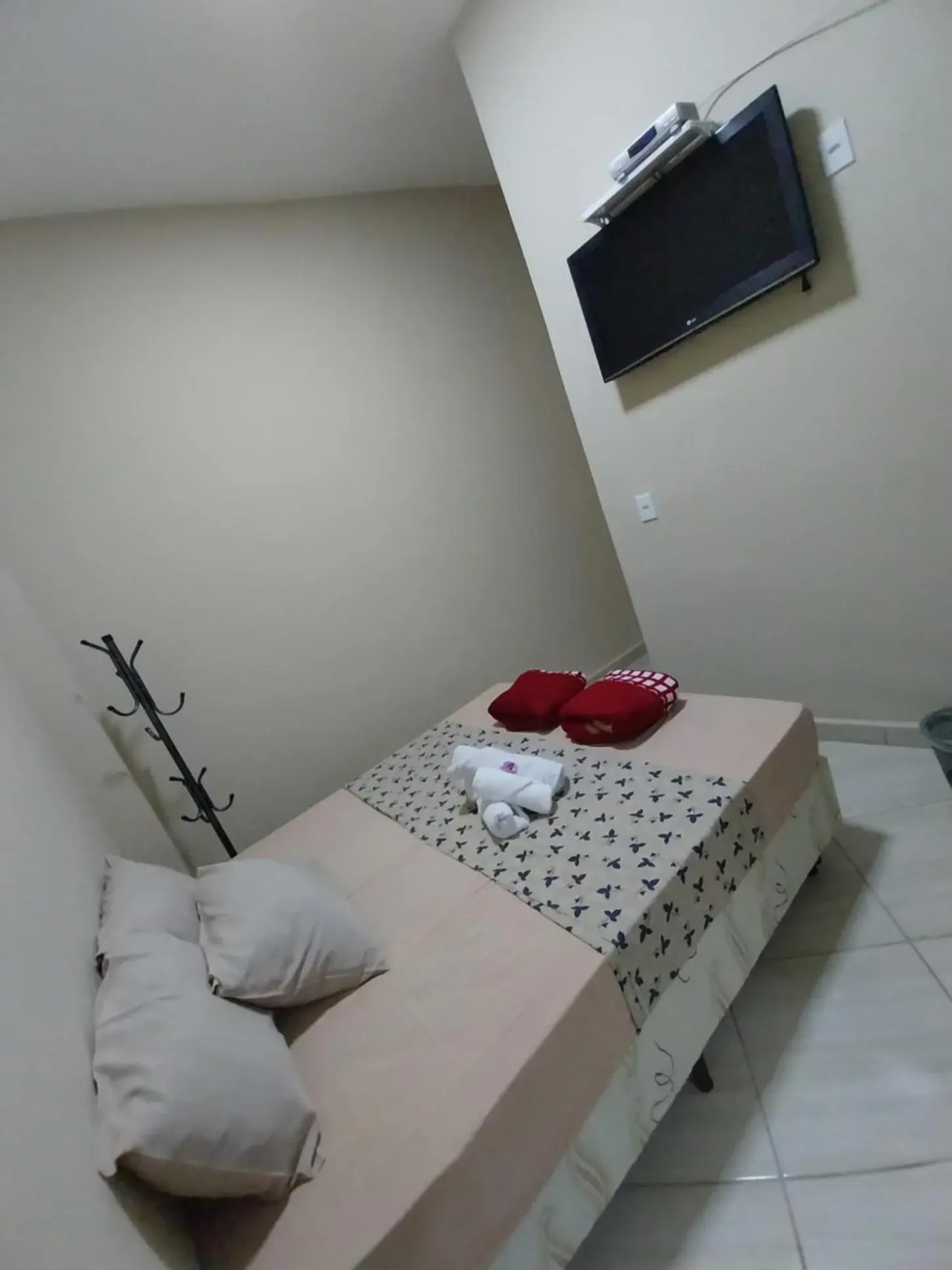 Family Room with Private Bathroom - single occupancy in Aparecida Akuto's Pousada Family Room with Private Bathroom - single occupancy in Aparecida Akuto's Pousada