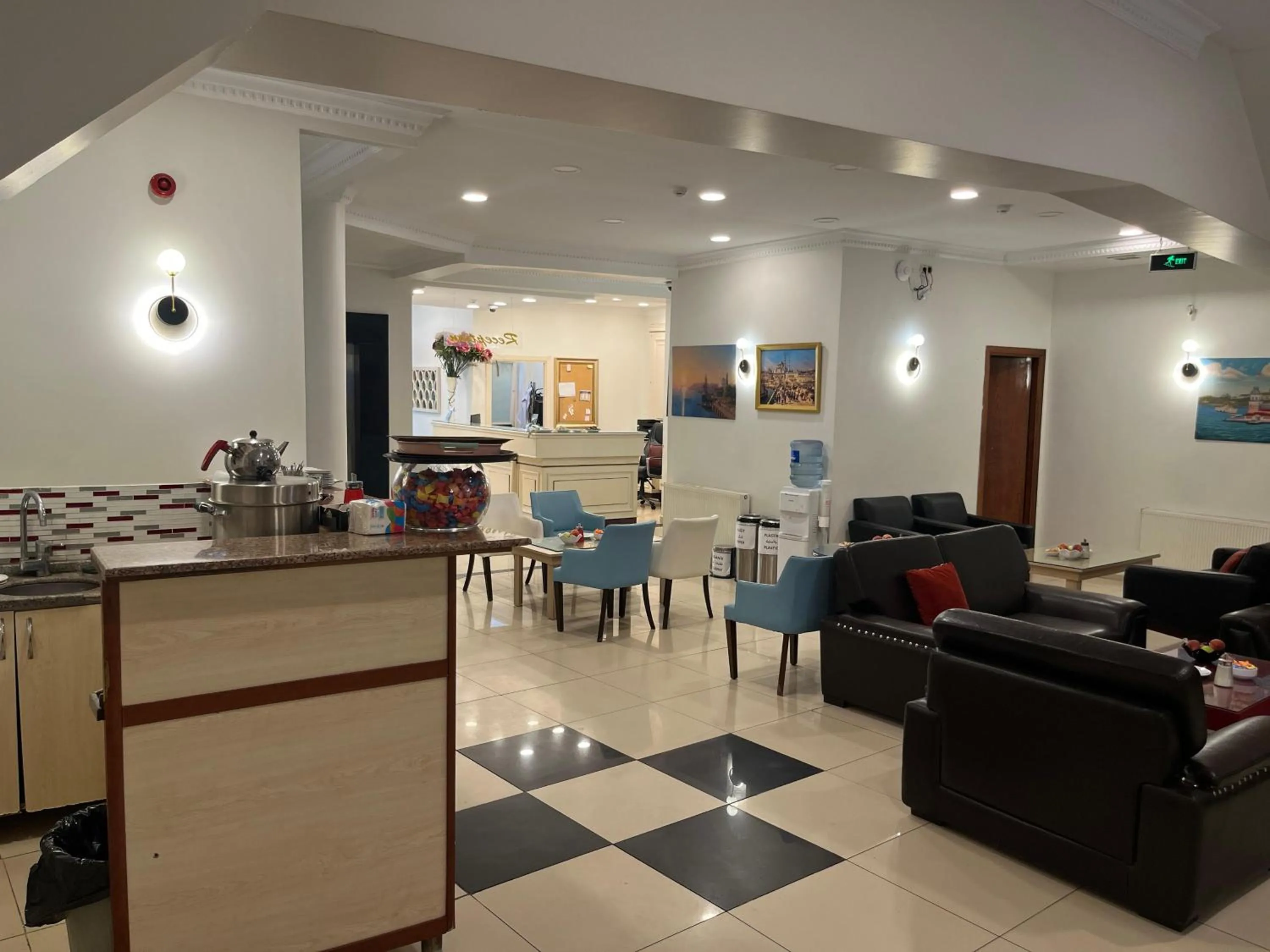 Coffee/tea facilities in Adil Konak Hotel