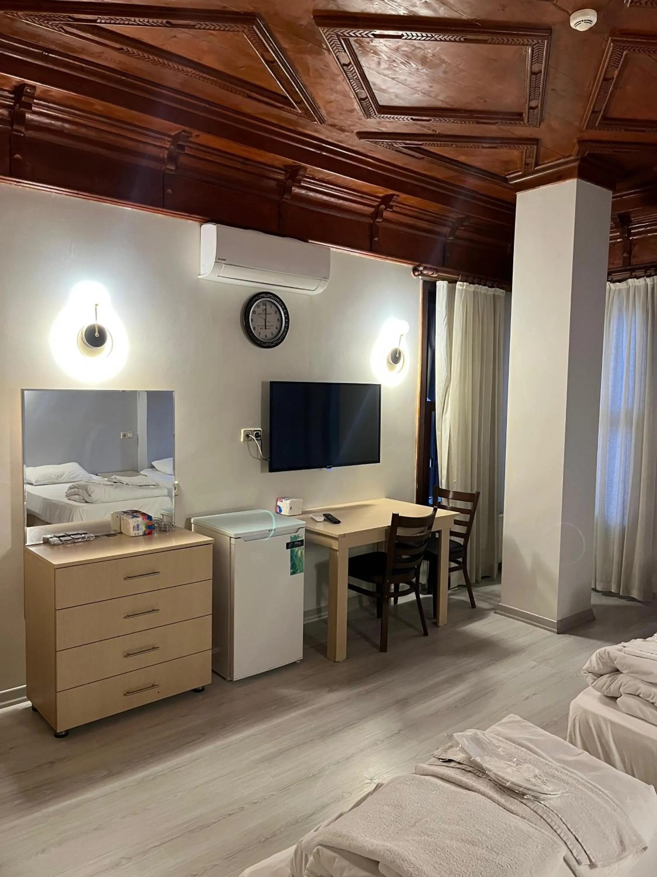 TV and multimedia, Bed in Adil Konak Hotel