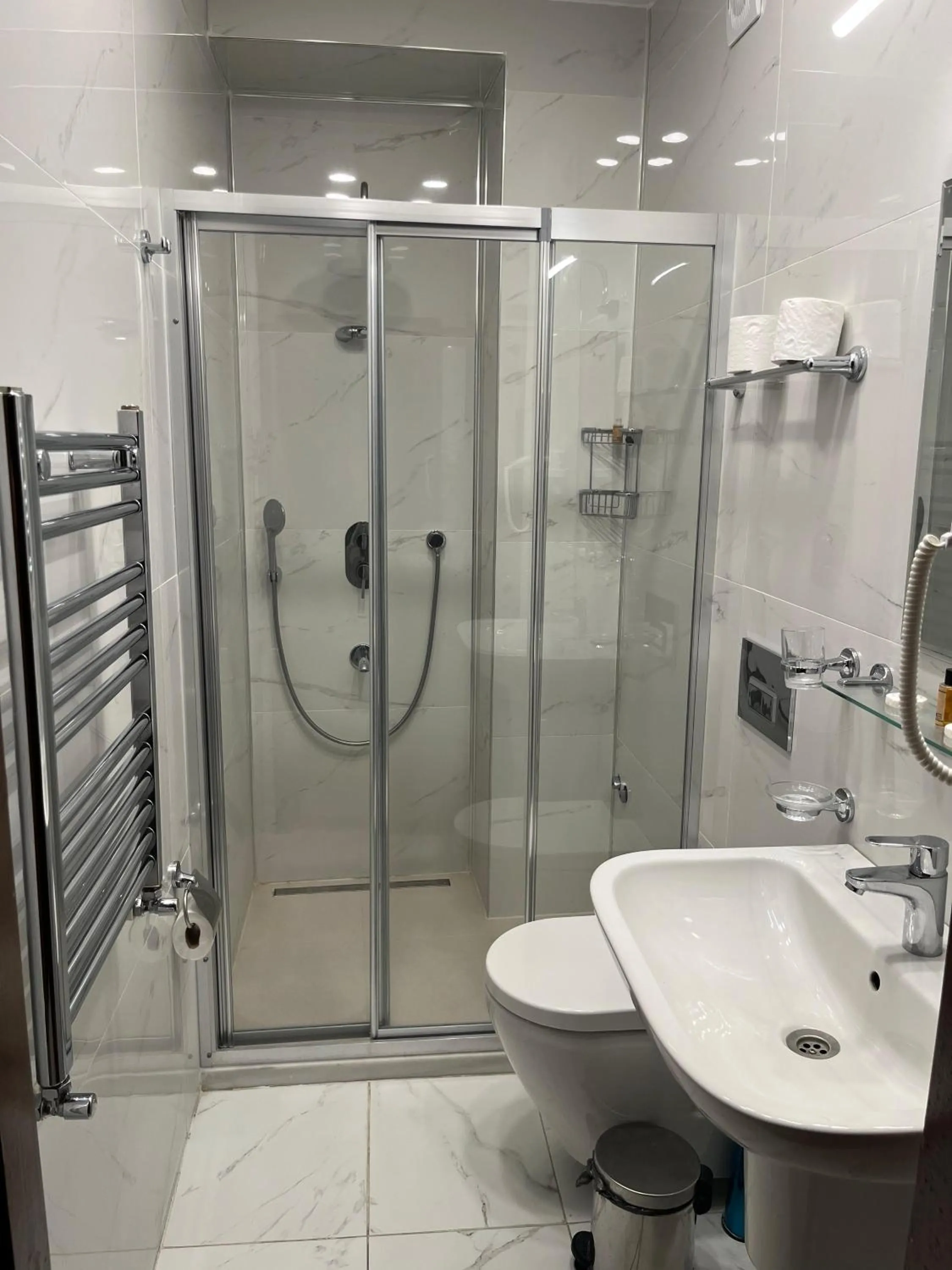 Shower in Adil Konak Hotel