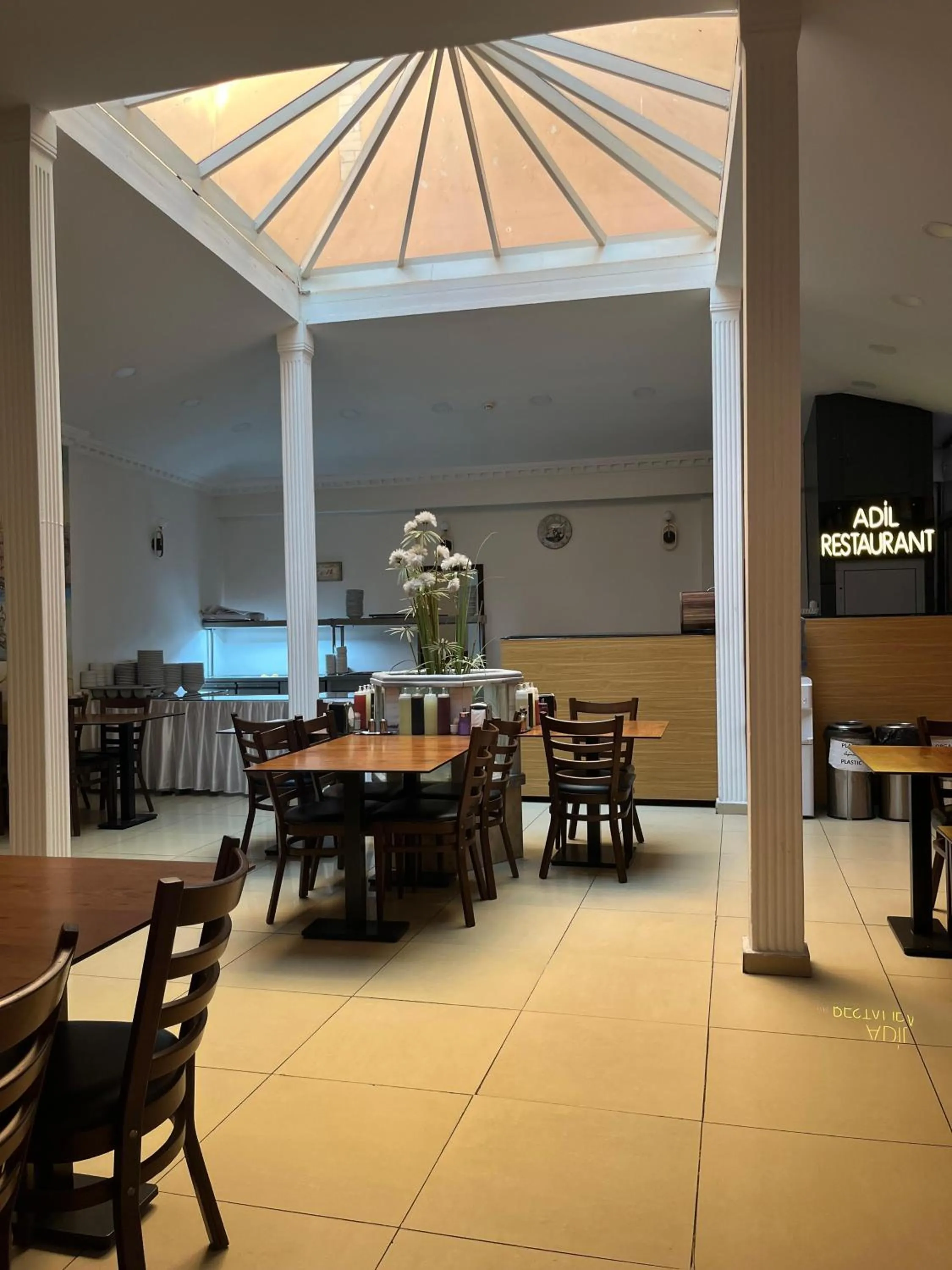 Restaurant/places to eat in Adil Konak Hotel