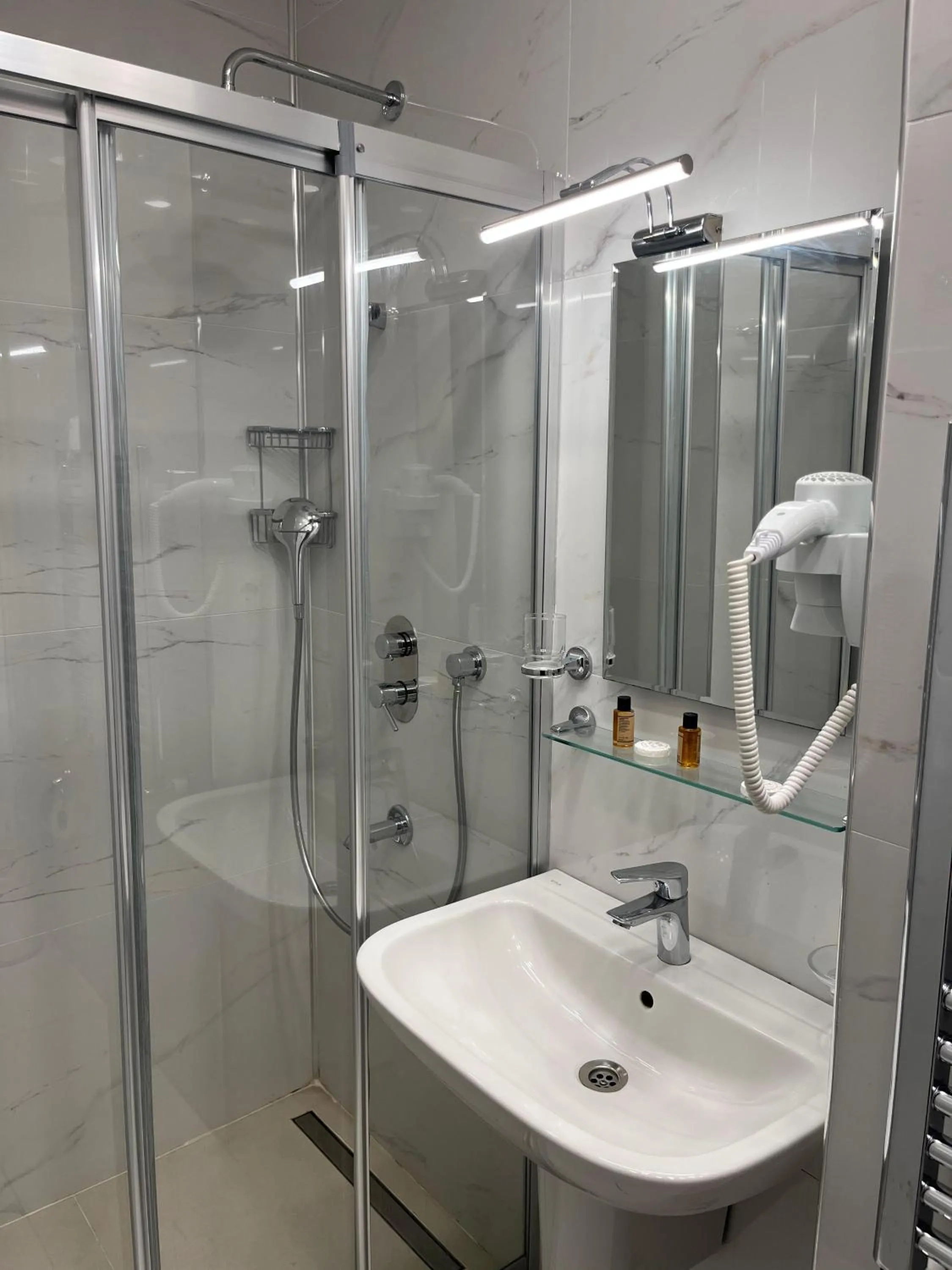 Shower in Adil Konak Hotel