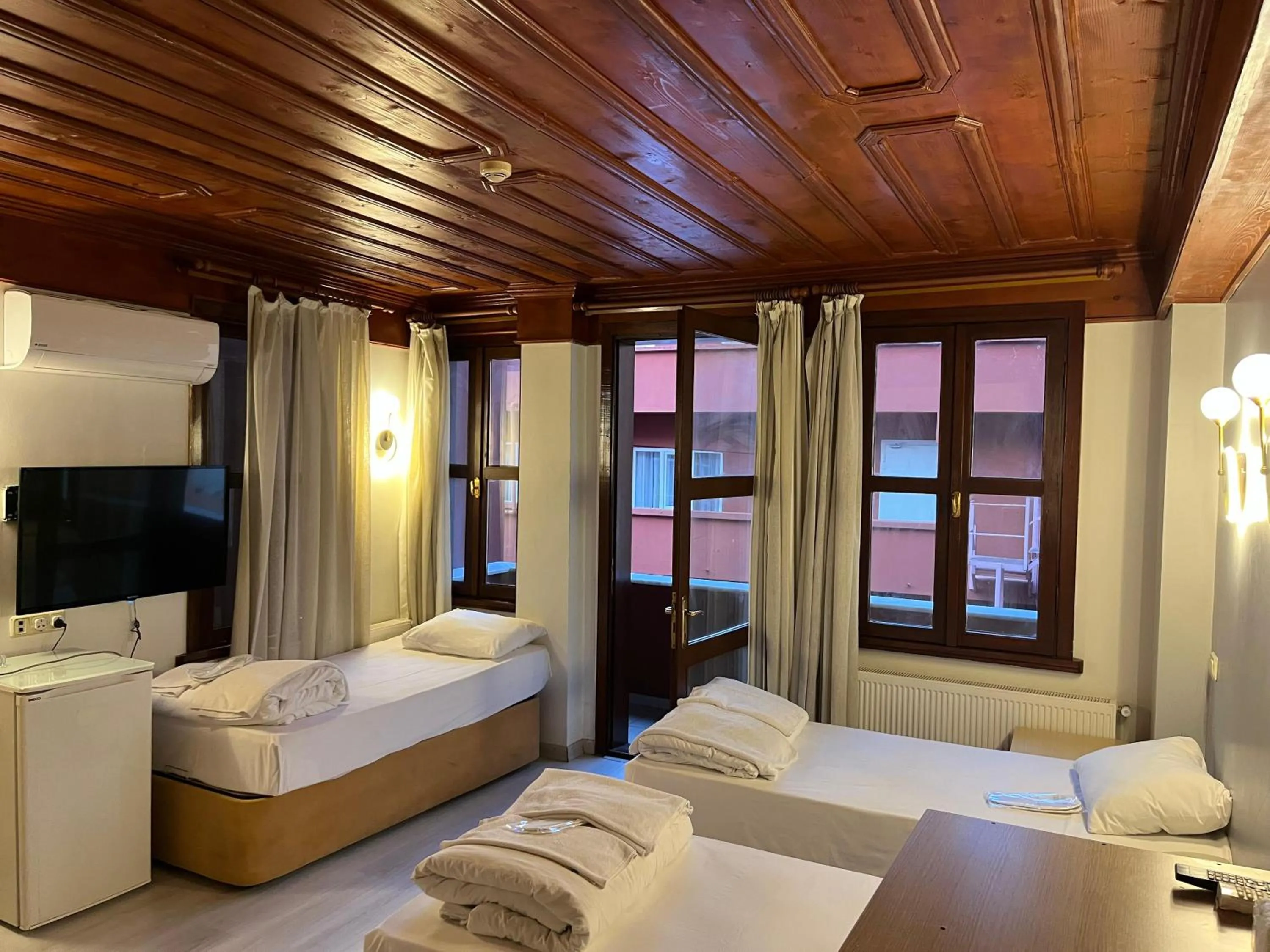 Bed in Adil Konak Hotel