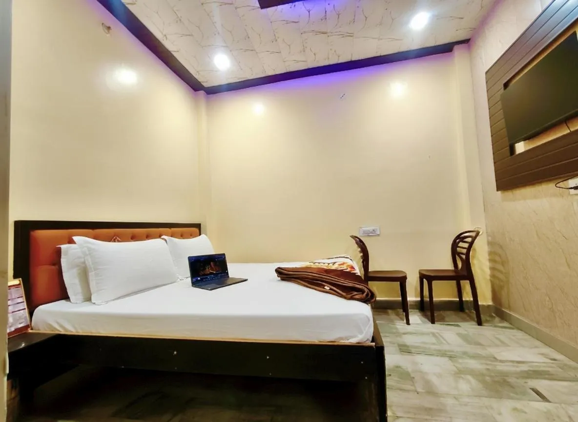 Hotel Sharada