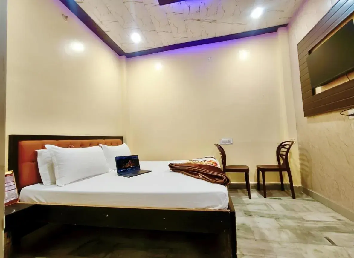 Double Room - single occupancy in Hotel Sharada Double Room - single occupancy in Hotel Sharada