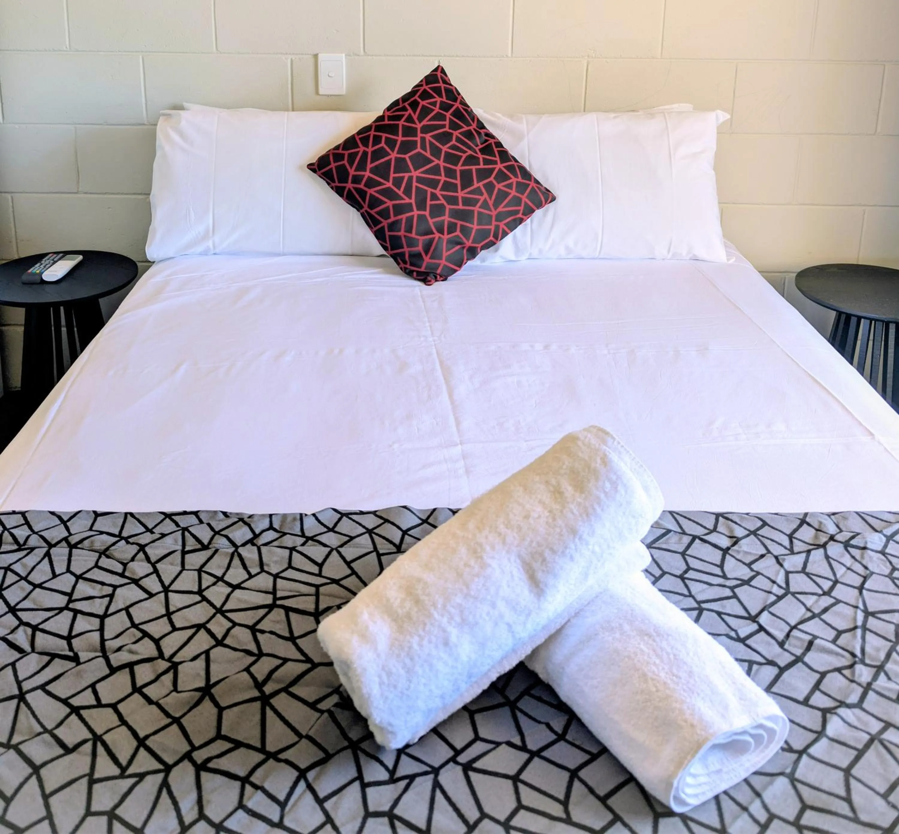 Bed in Lumina Motel Gladstone