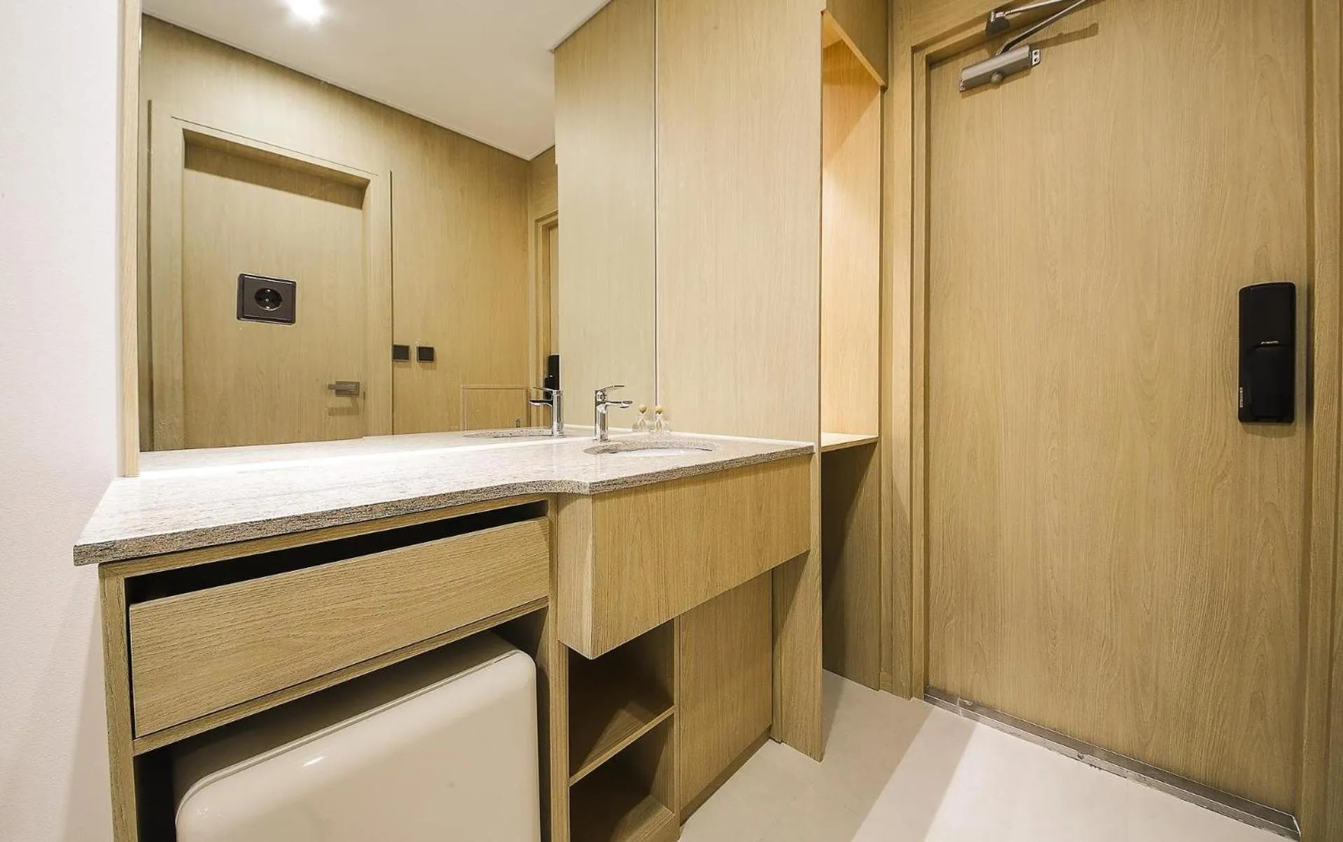 Busan Seomyeon Nestly Hotel