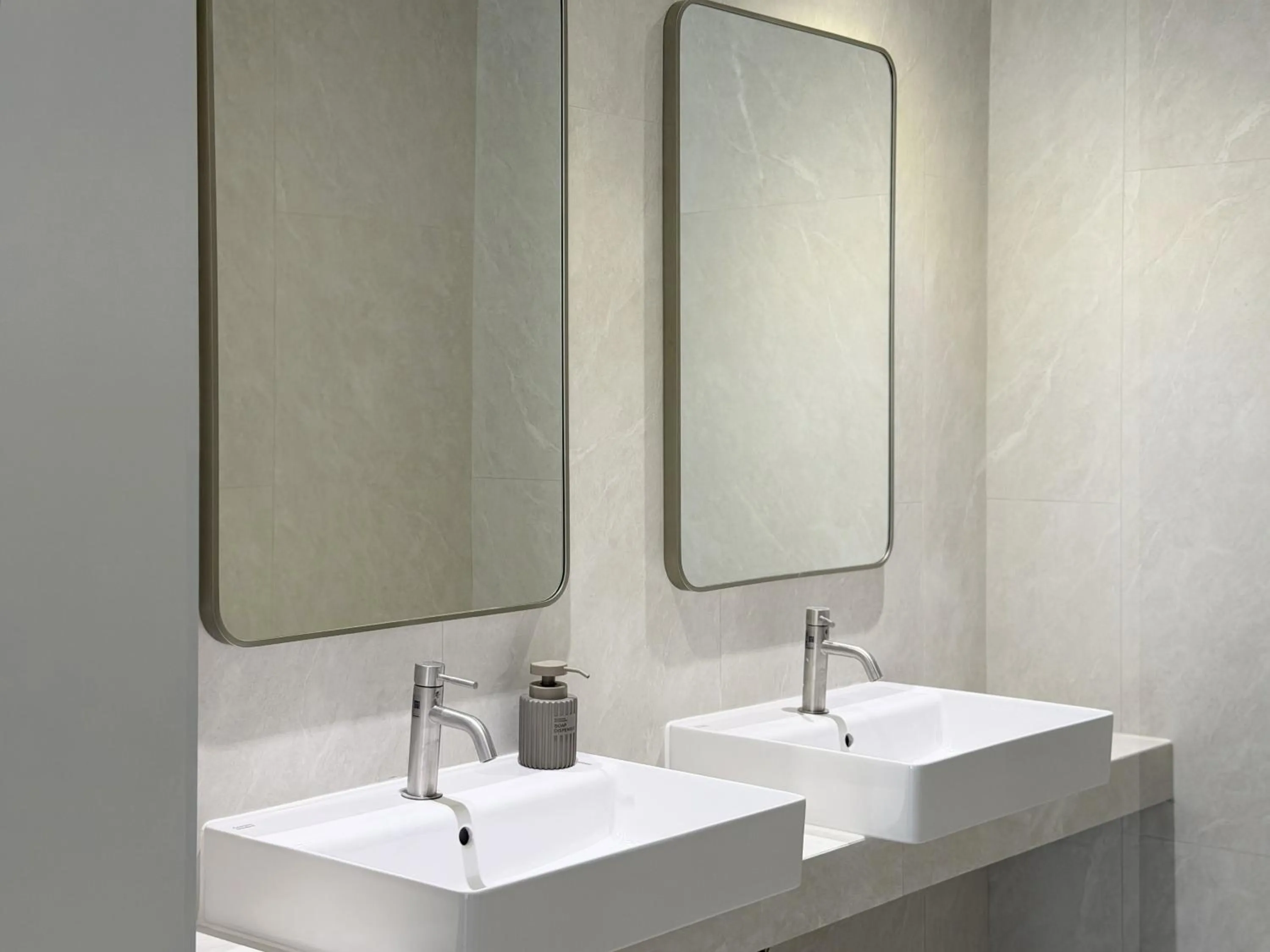 Bathroom in POR Kotchasarn