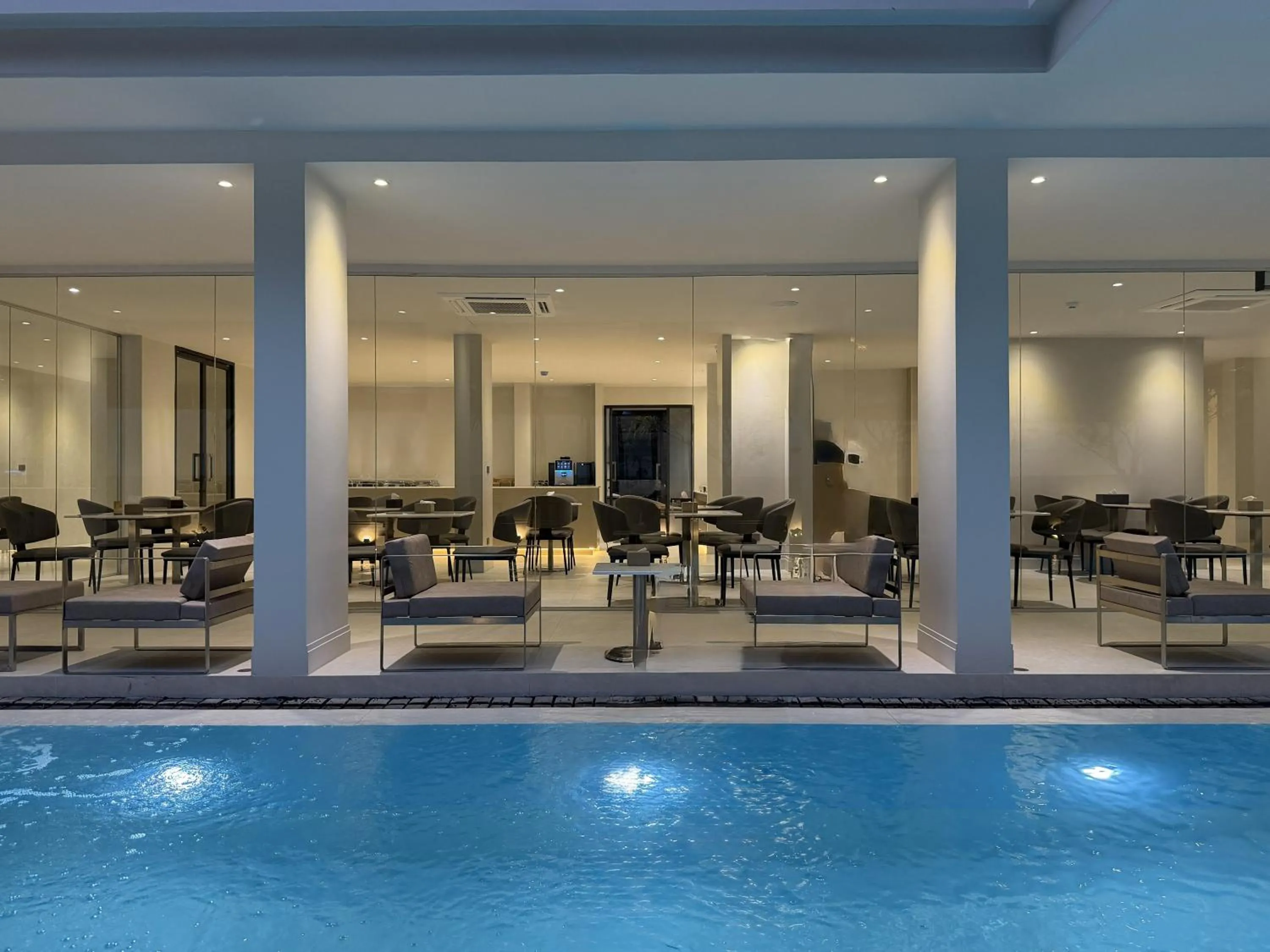 Pool view in POR Kotchasarn