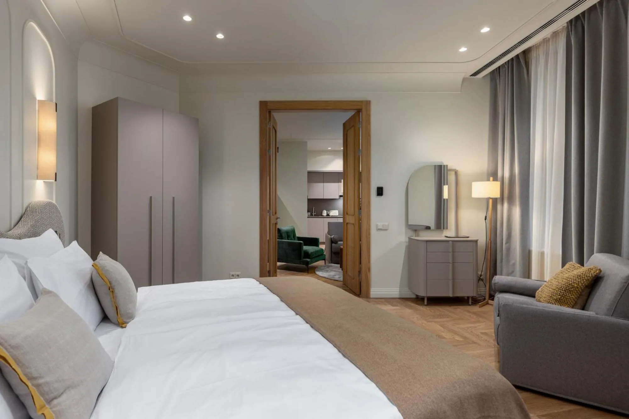 Toilet, Bed in Carillon Aparthotel - Keystone Collection, opened December 2025