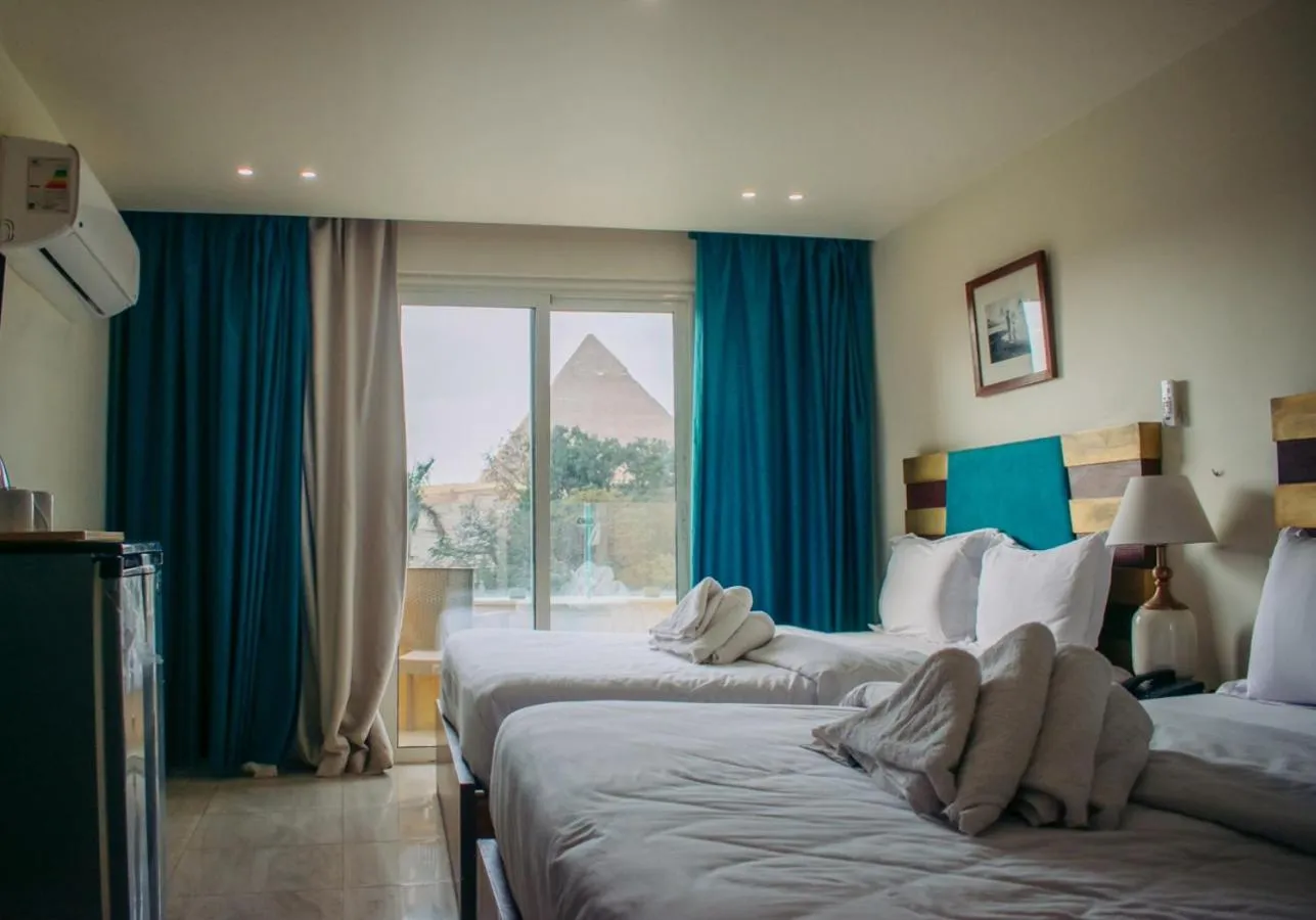 Property building, Bed in Great Pyramid Inn