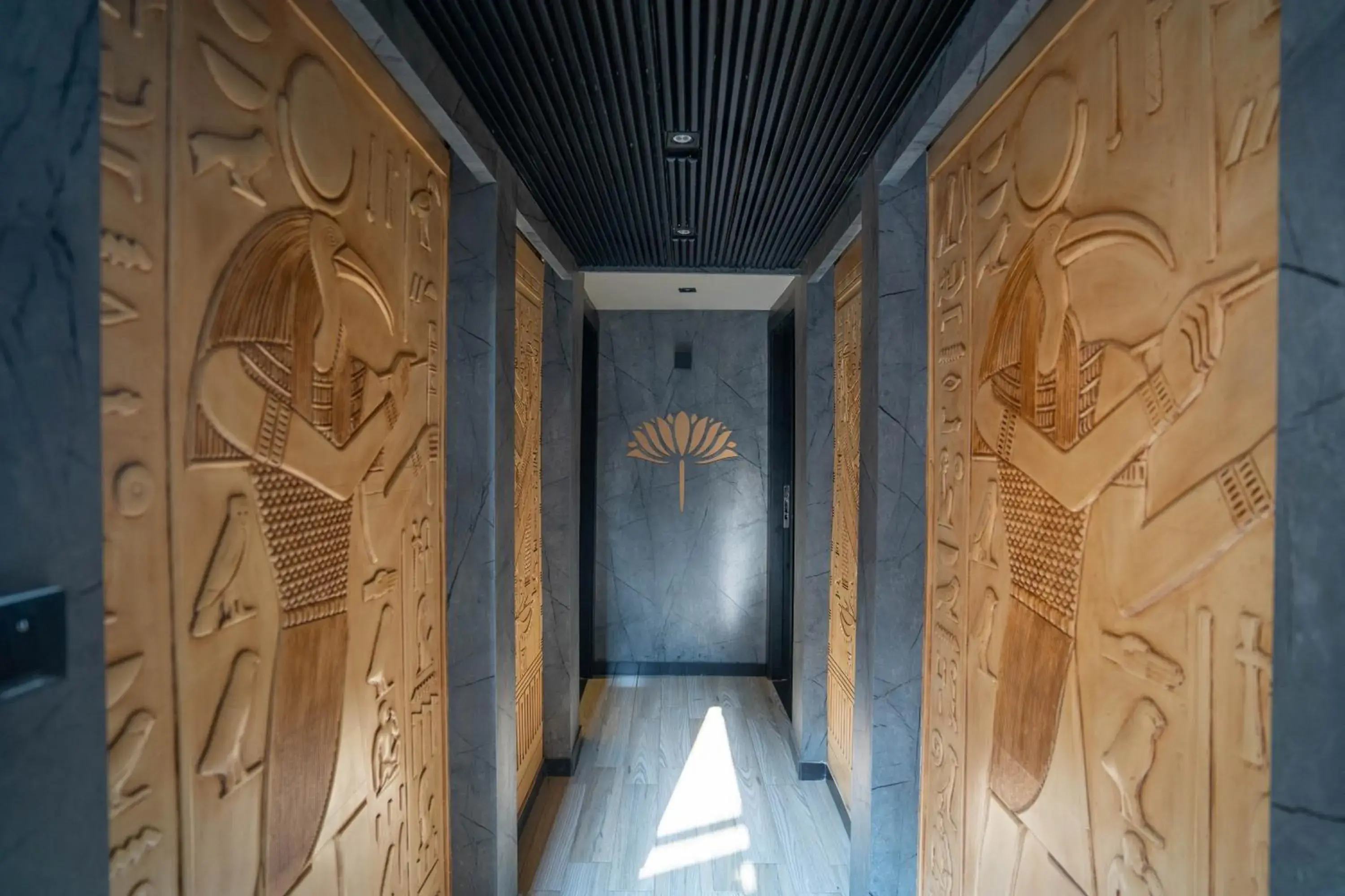 Property building in Great Pyramid Inn Property building in Great Pyramid Inn