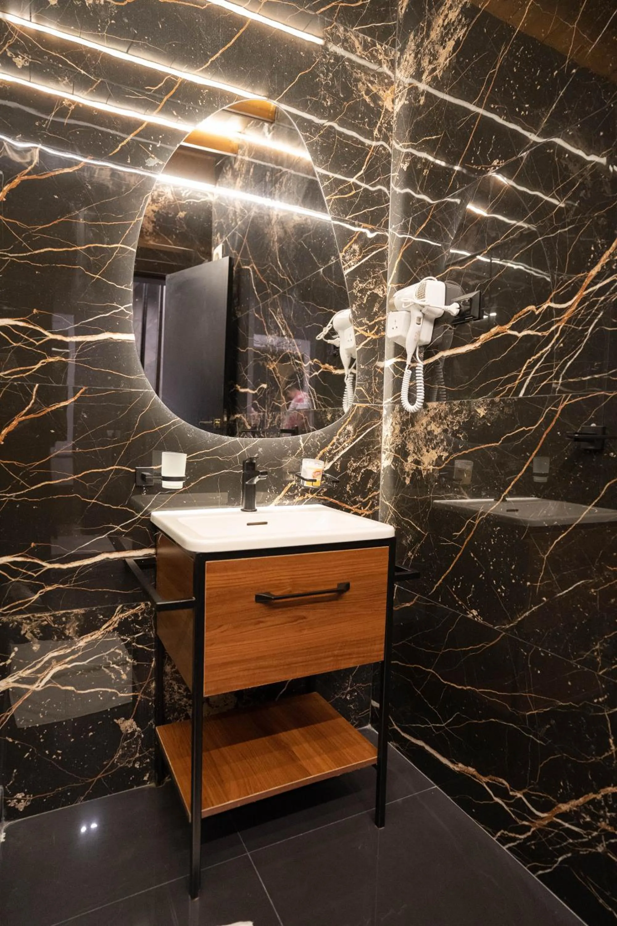 Bathroom in Great Pyramid Inn