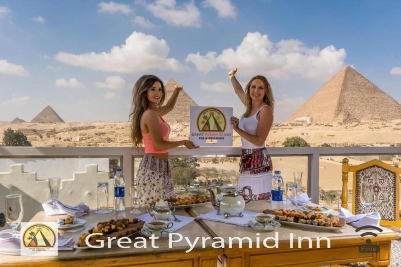 Guests in Great Pyramid Inn