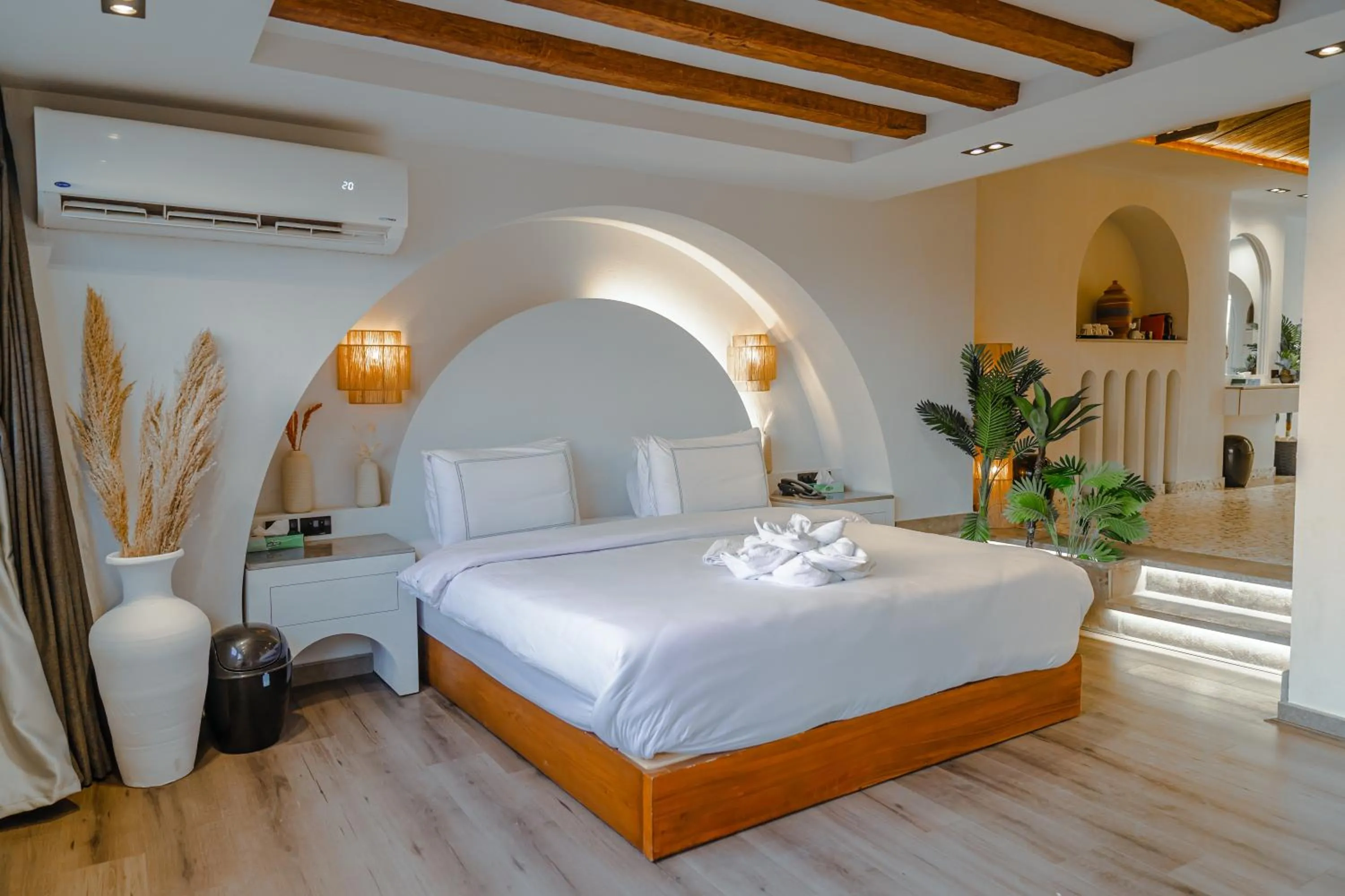 Bed in Great Pyramid Inn