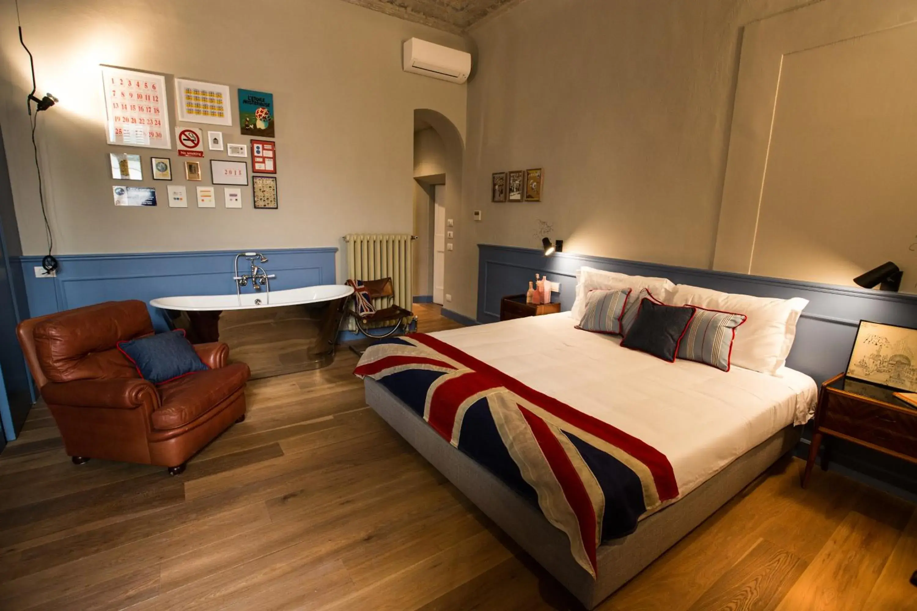 Deluxe Double Room in AdAstra Suites Deluxe Double Room in AdAstra Suites