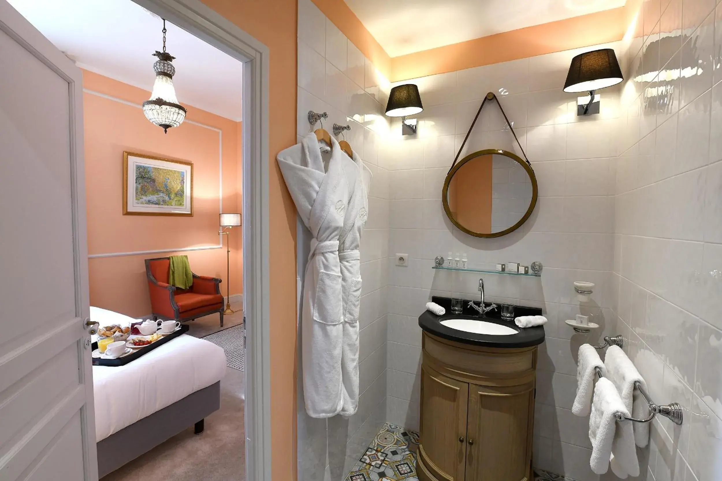 Property building, Bed in Grand Hôtel Henri - Teritoria Property building, Bed in Grand Hôtel Henri - Teritoria