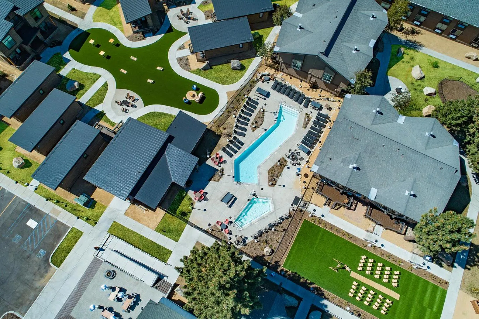 Pool view in Outbound Mammoth