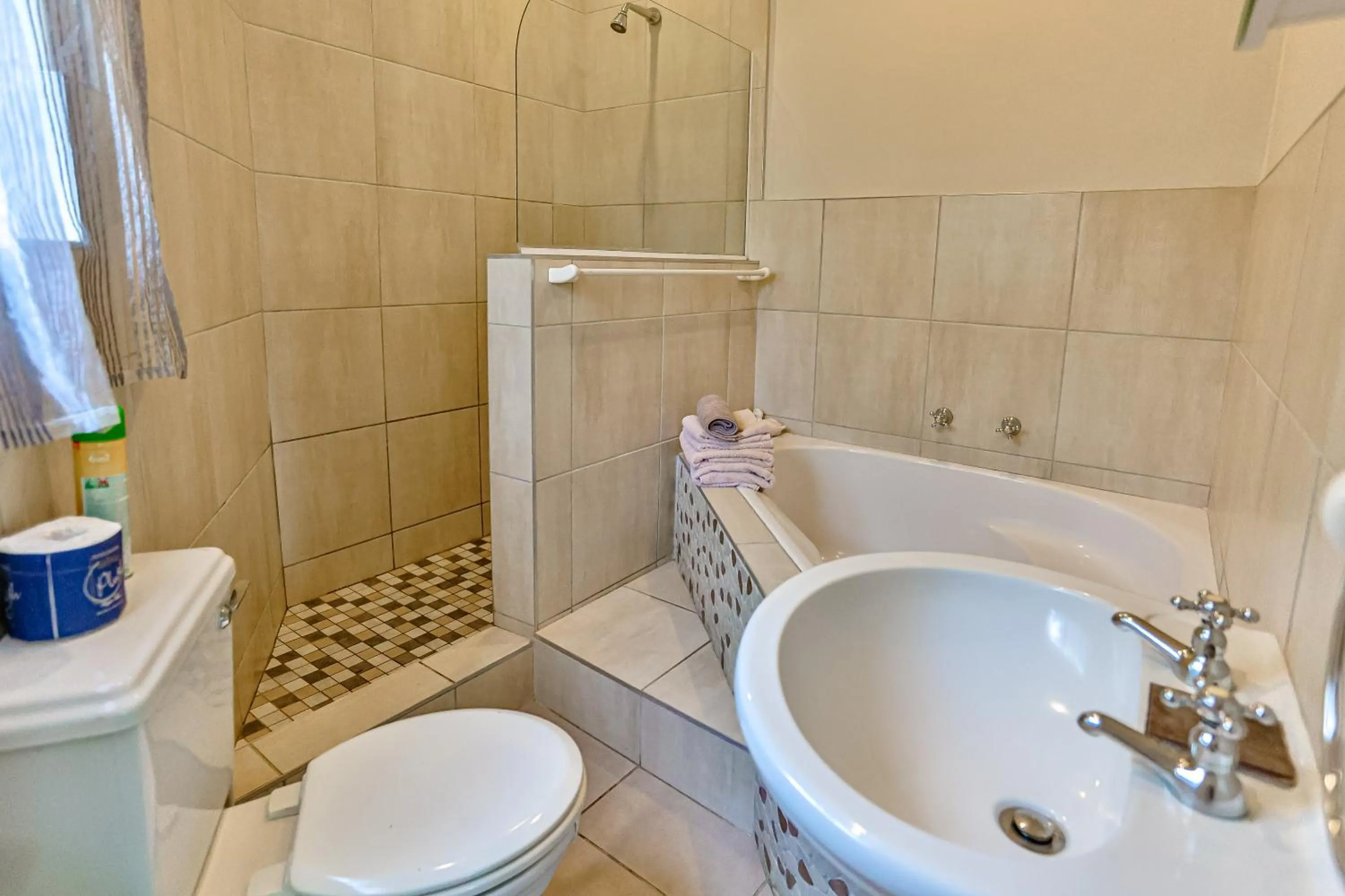 Shower in Zuider Zee Guest House