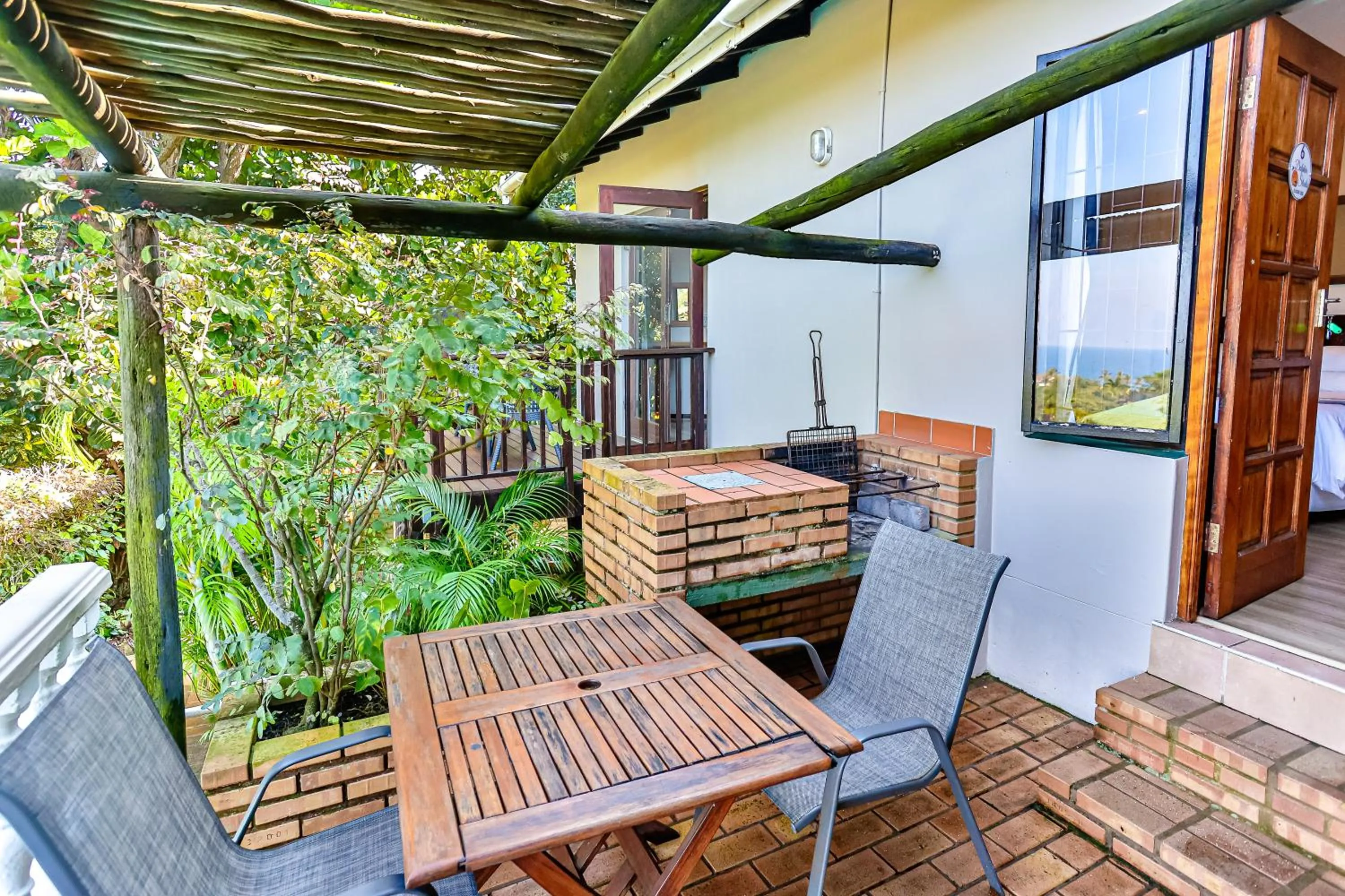 Garden in Zuider Zee Guest House