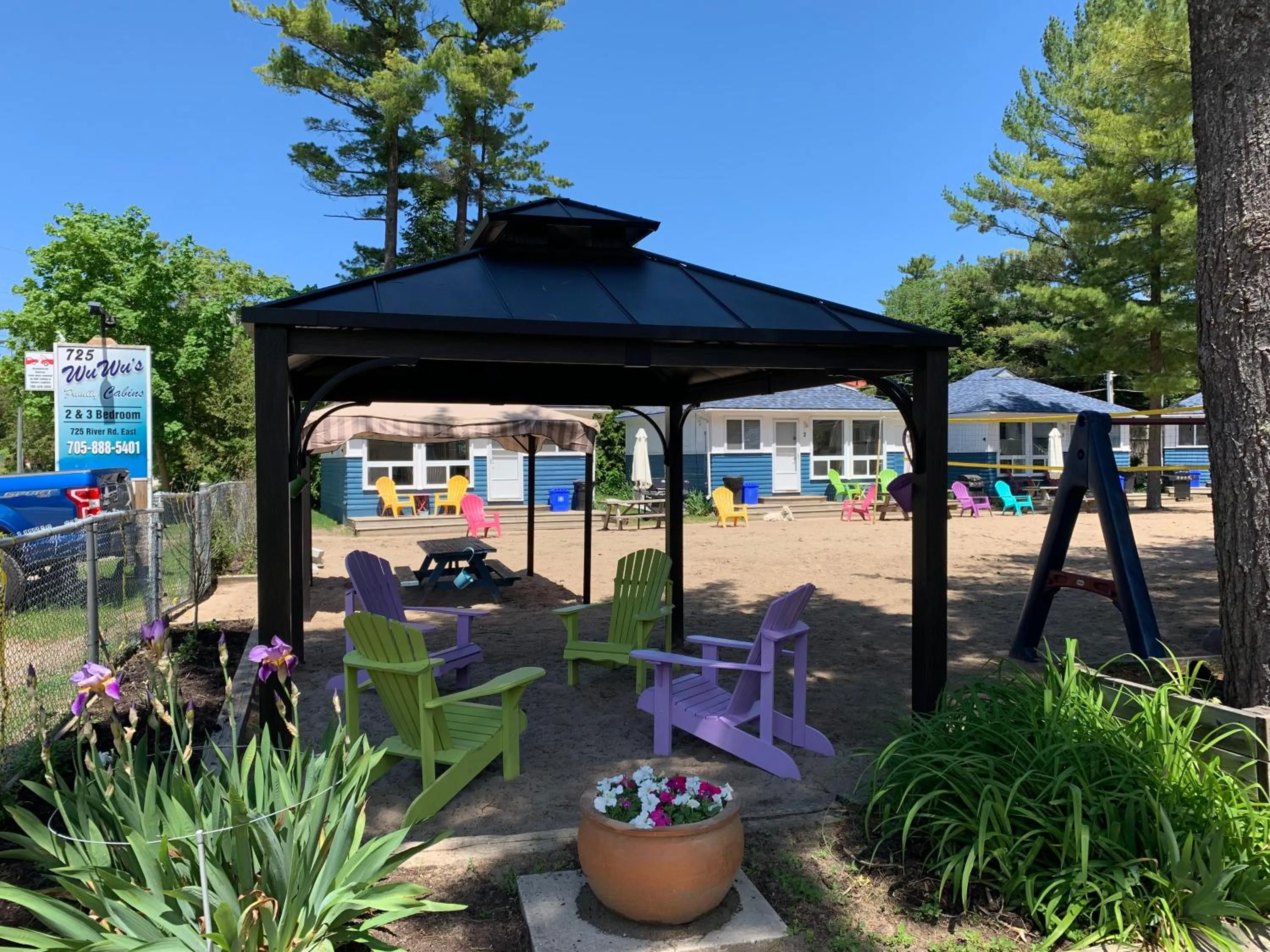 Property building in Wu Wu's Cabins