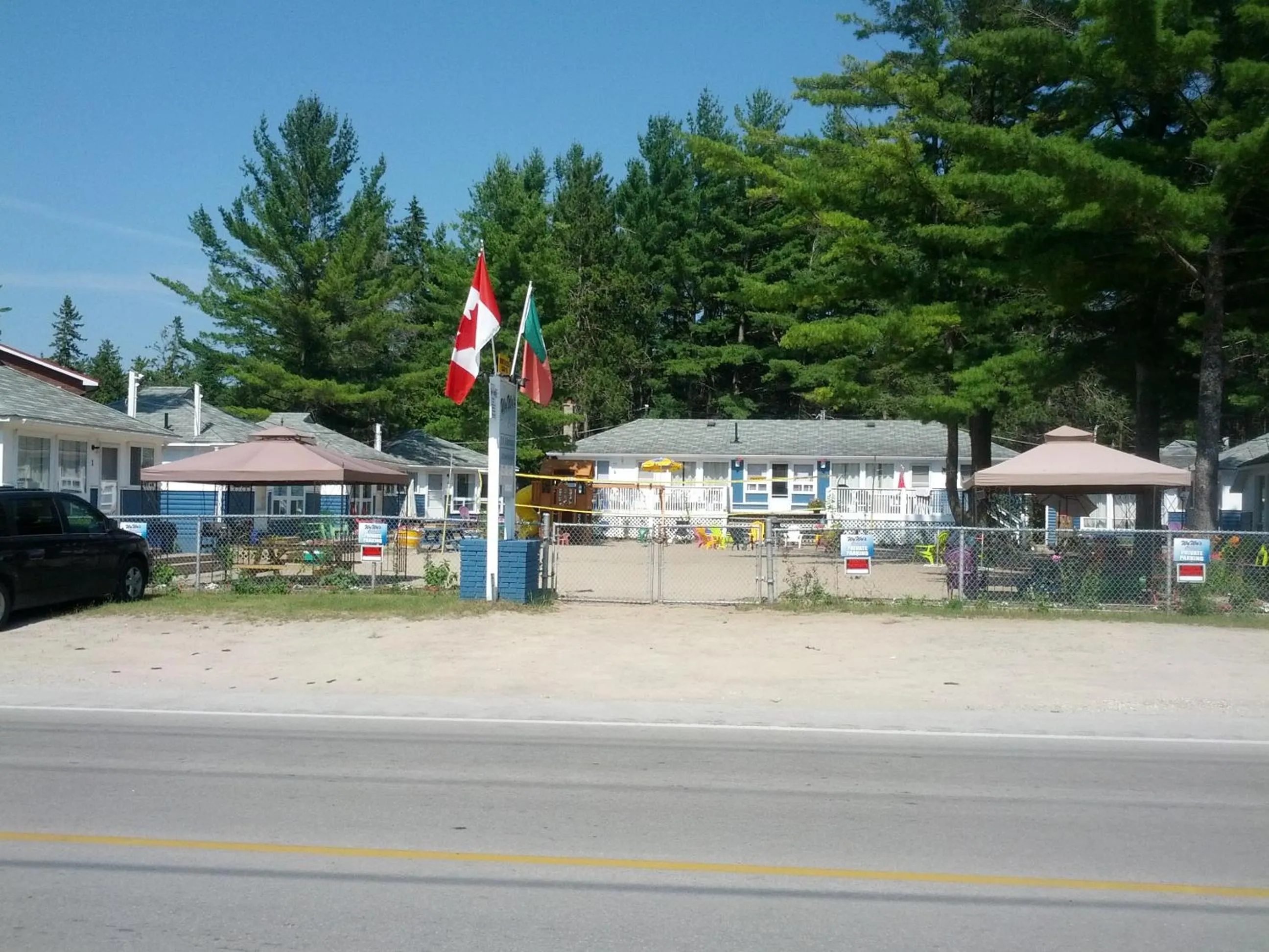 Property building in Wu Wu's Cabins