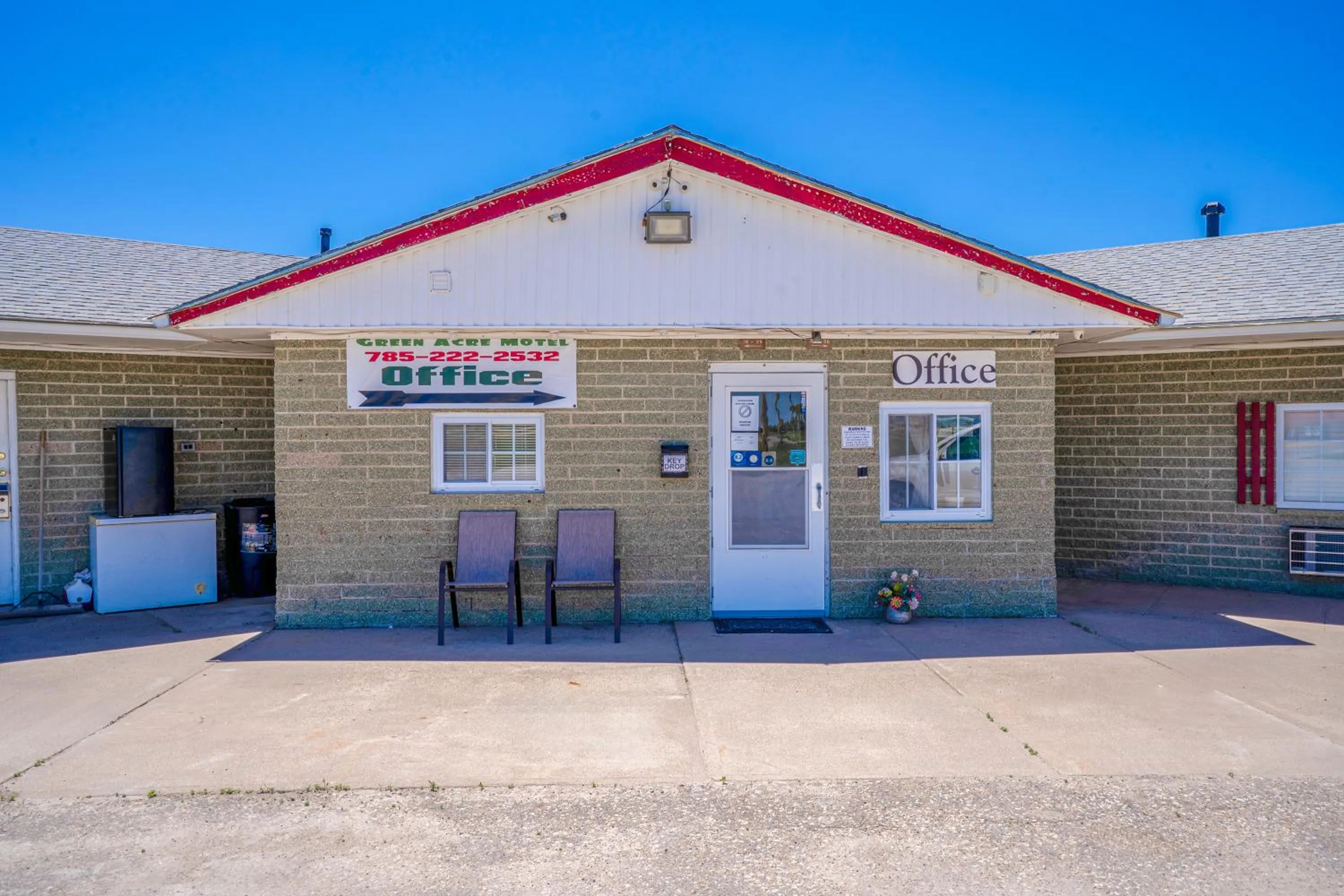 Lobby or reception in Green Acre Motel by OYO Near Rush County Airport