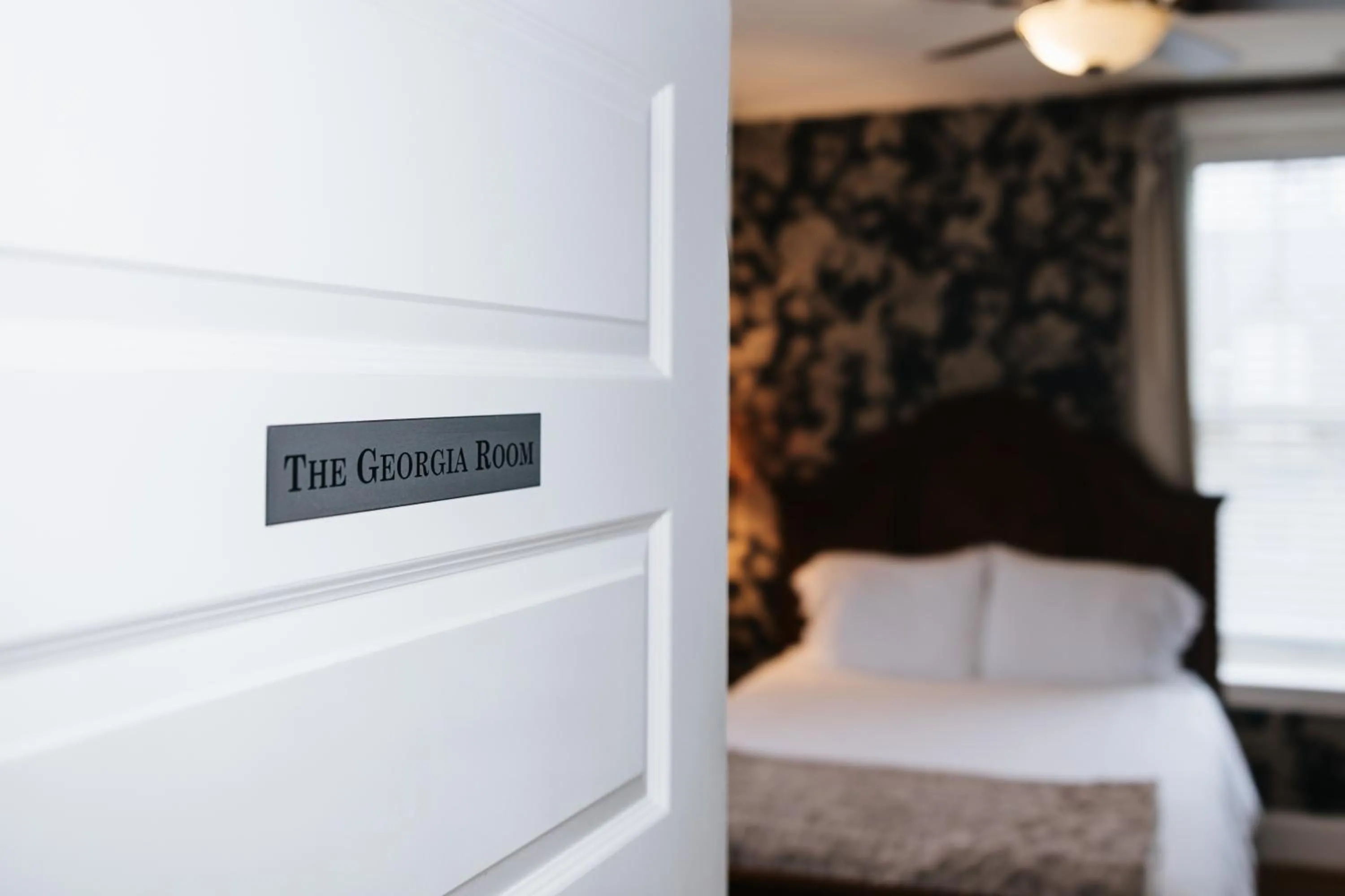 Bed in The Grand Lux Inn