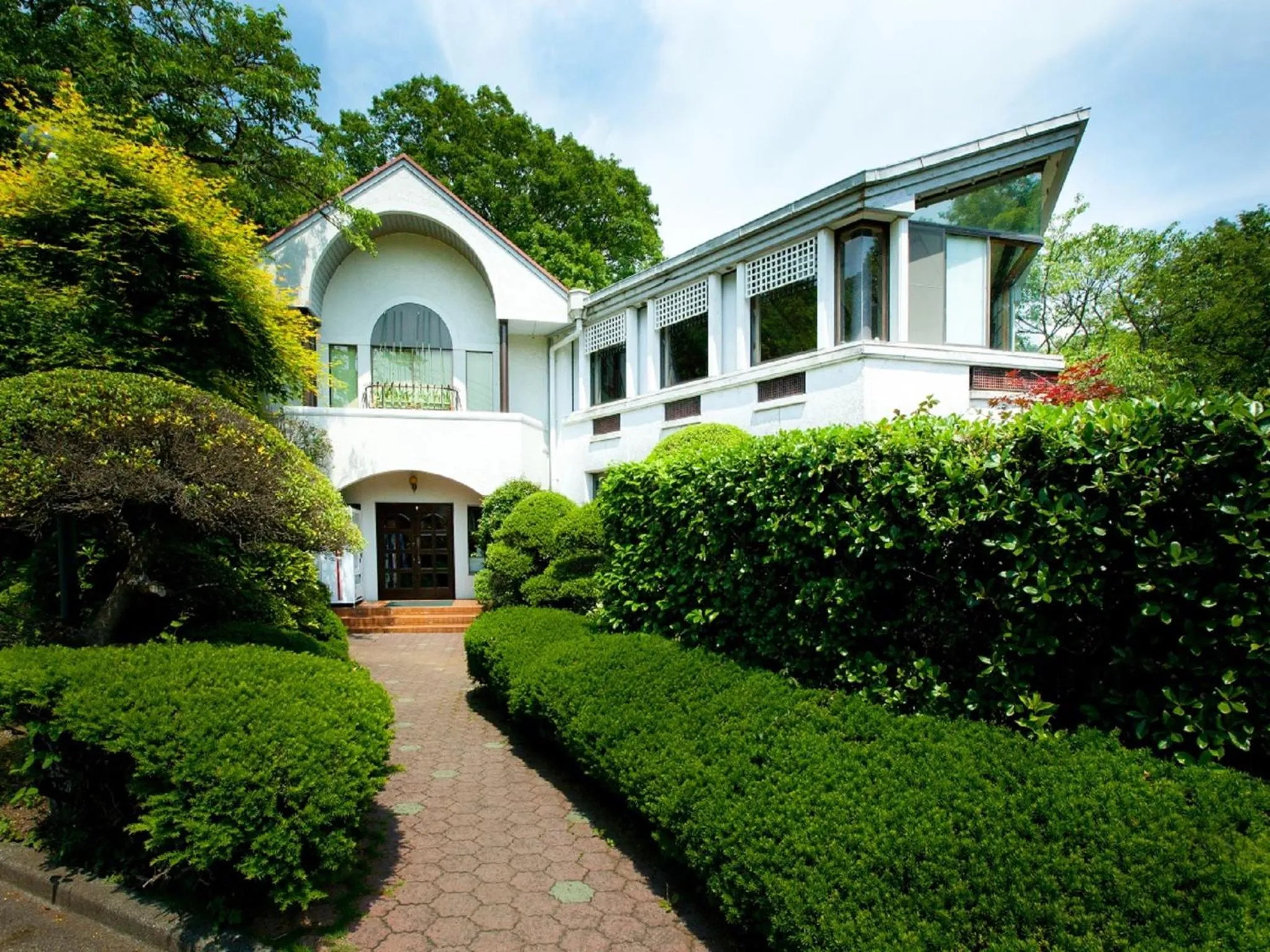 Facade/entrance in Izu Ippeki Lake Lakeside Terrace