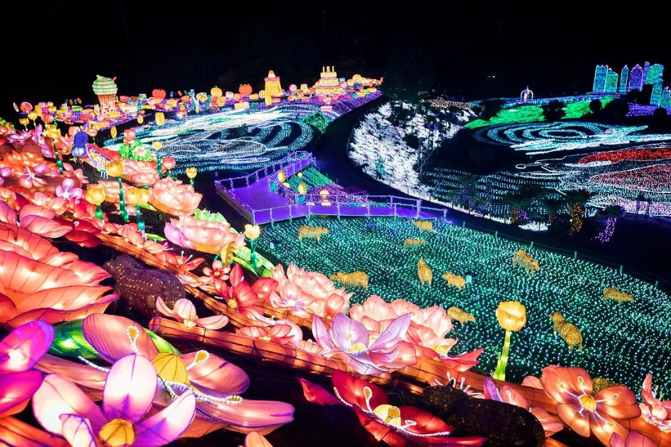 Nearby landmark in Izu Ippeki Lake Lakeside Terrace