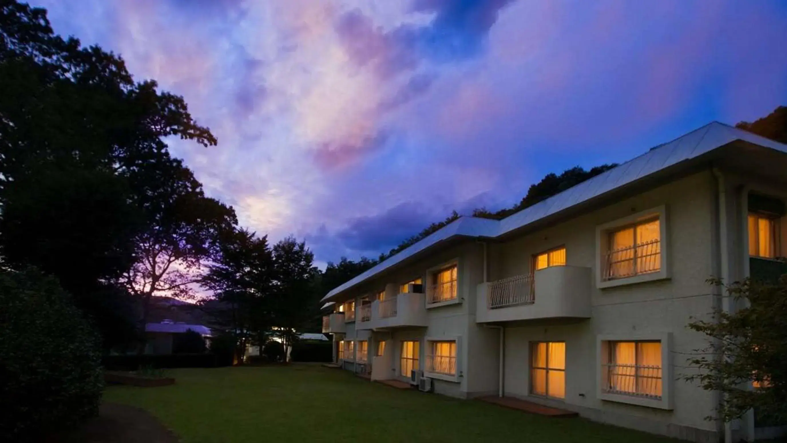 Property building in Izu Ippeki Lake Lakeside Terrace Property building in Izu Ippeki Lake Lakeside Terrace