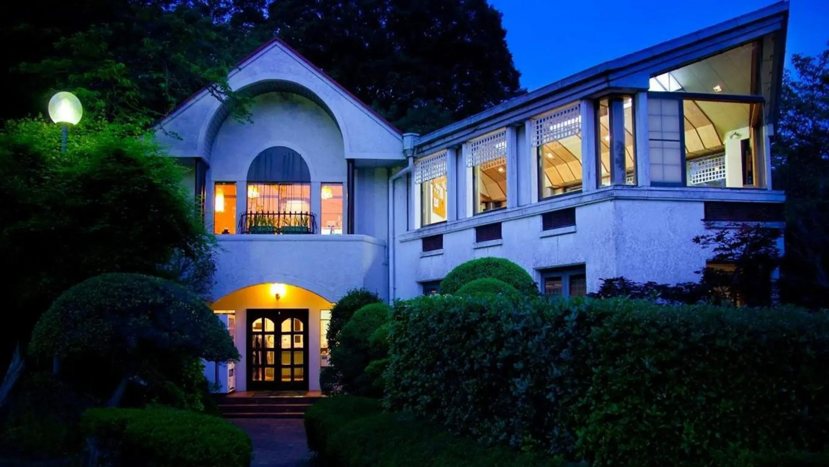 Property building in Izu Ippeki Lake Lakeside Terrace Property building in Izu Ippeki Lake Lakeside Terrace