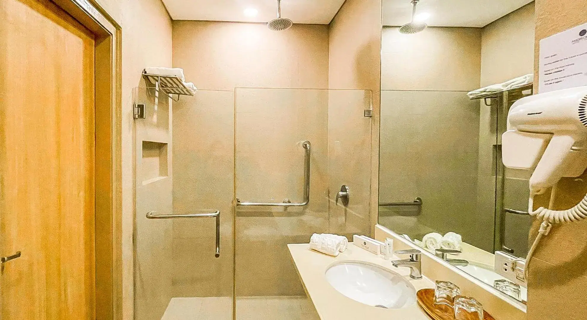 Bathroom in Madison 101 Hotel + Tower Bathroom in Madison 101 Hotel + Tower