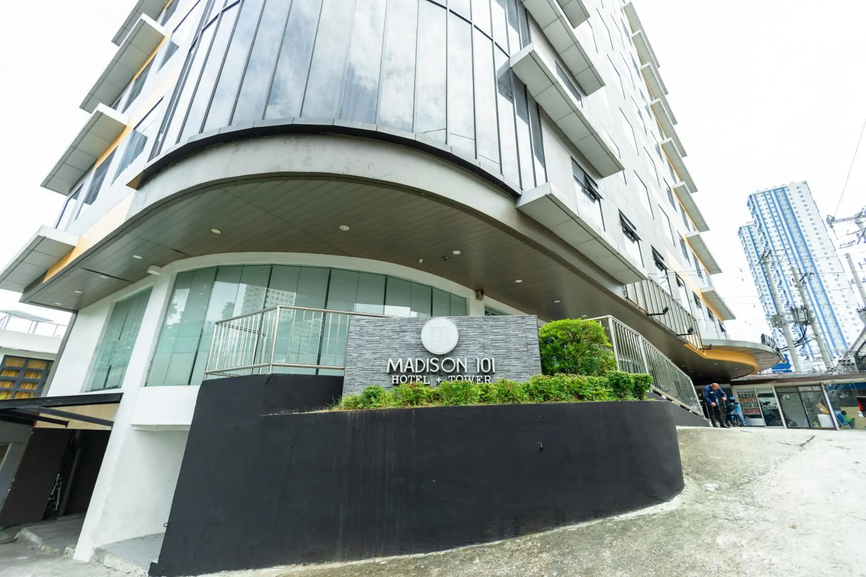 Property building in Madison 101 Hotel + Tower Property building in Madison 101 Hotel + Tower