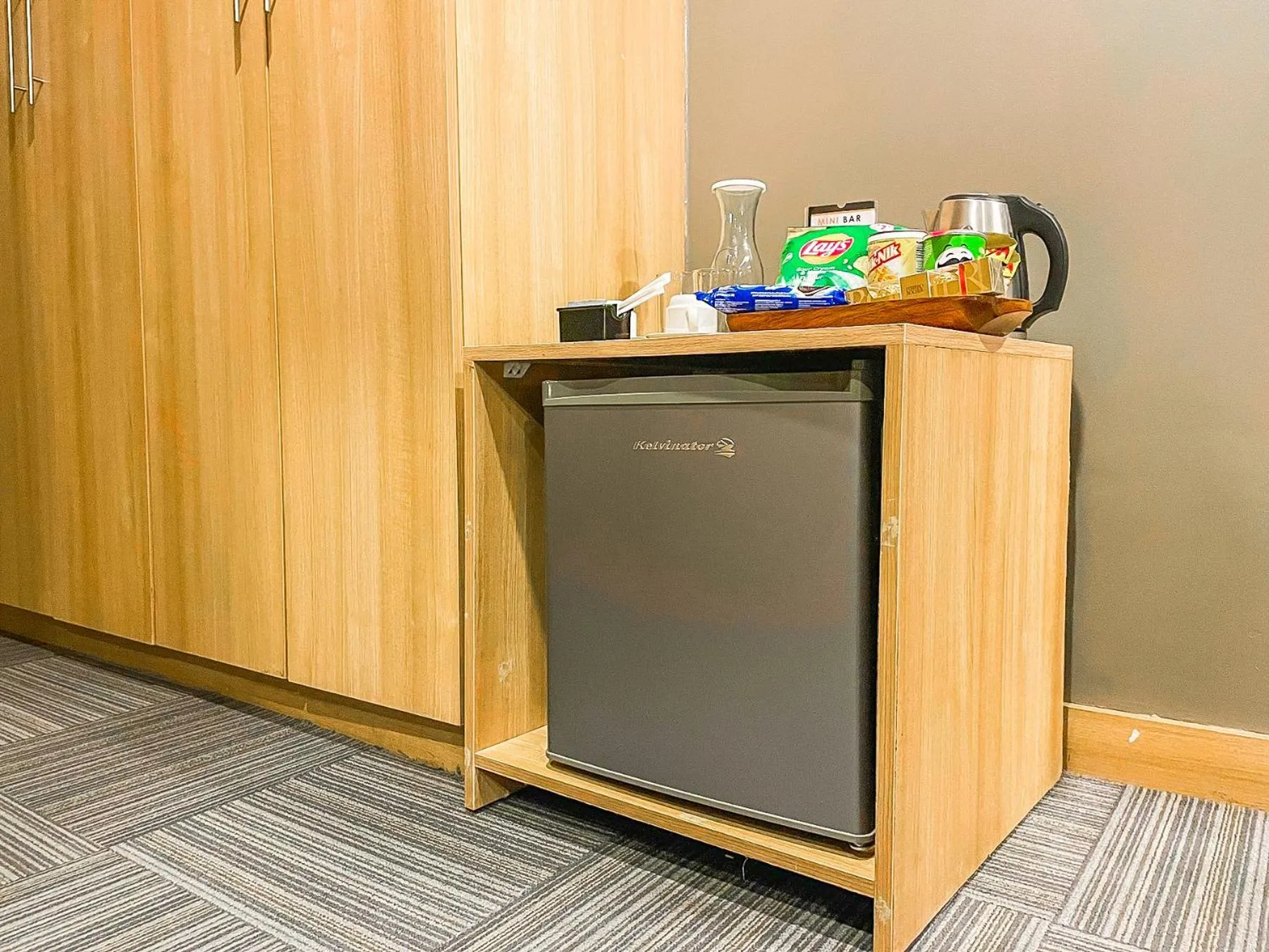 oven in Madison 101 Hotel + Tower