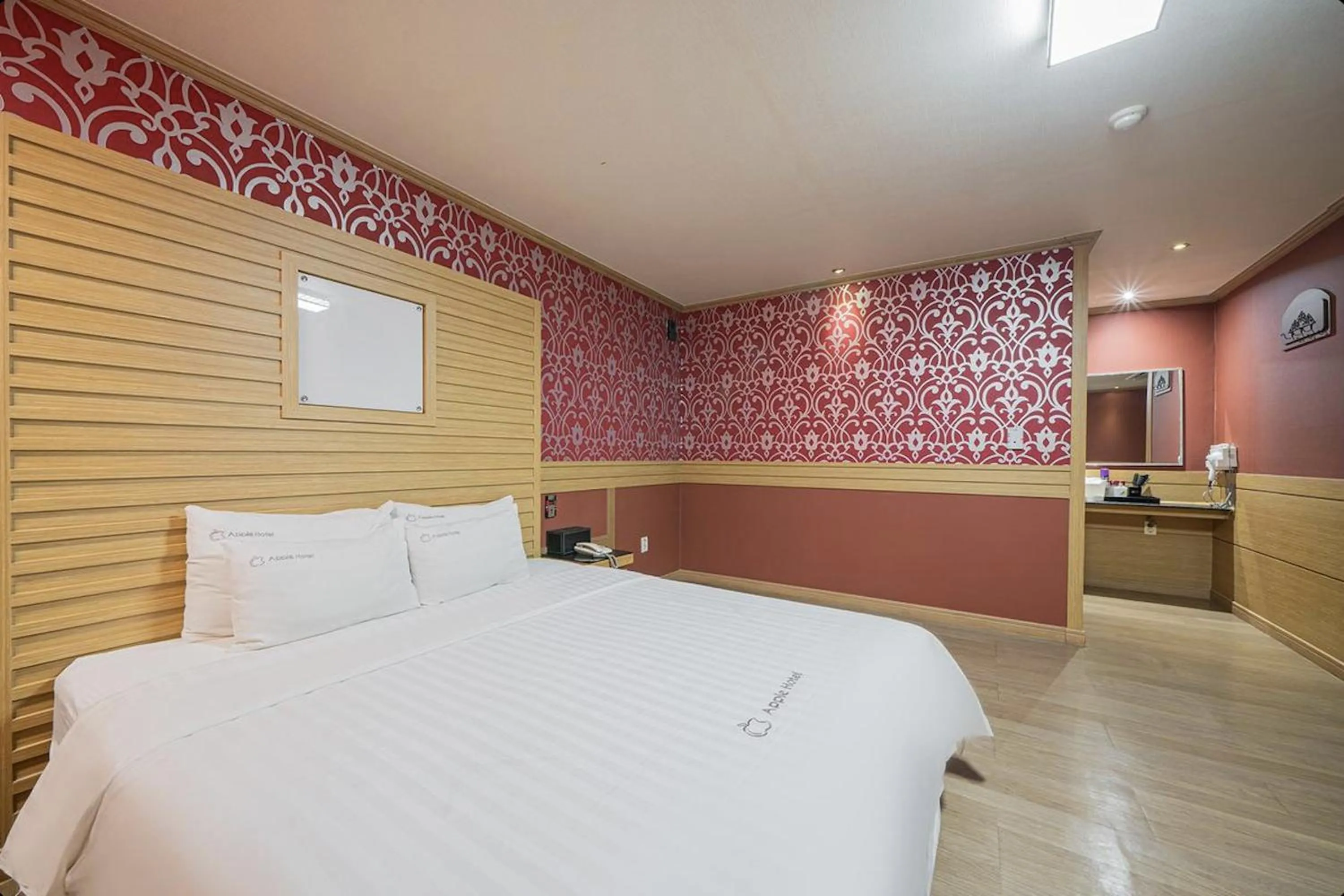 Bed in Yeosu Apple Hotel