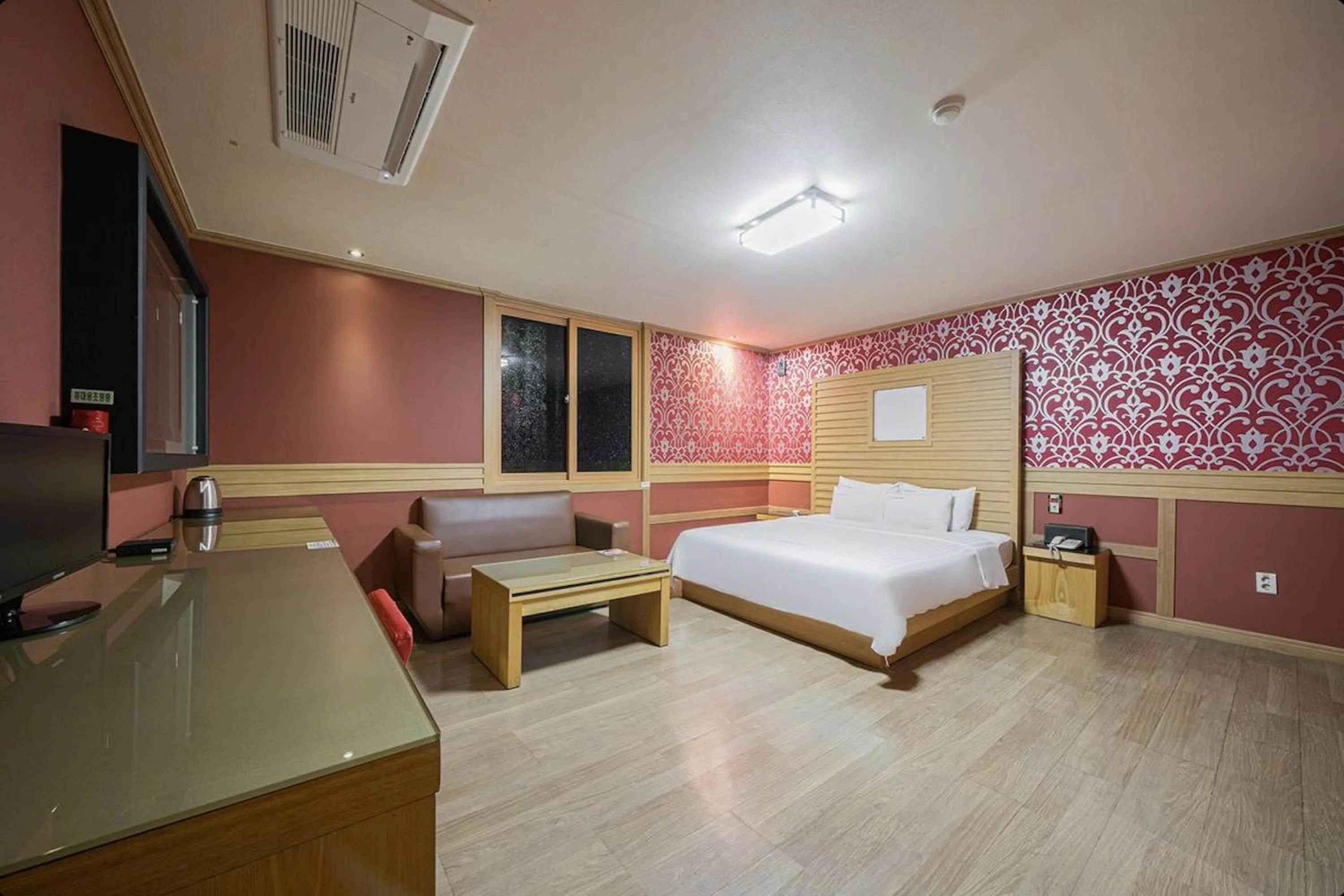 Bed in Yeosu Apple Hotel