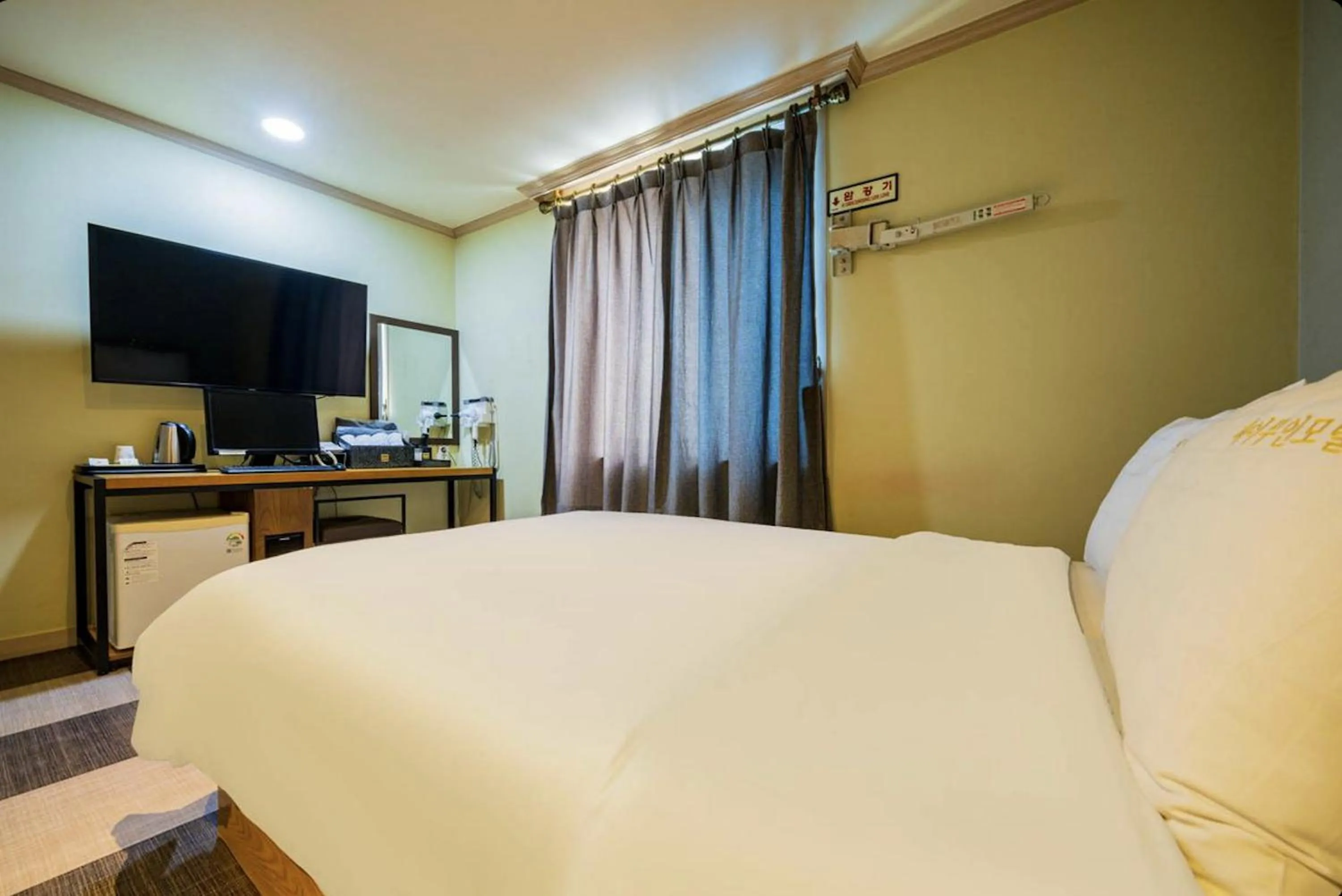 Bed in Yeosu Hi Motel