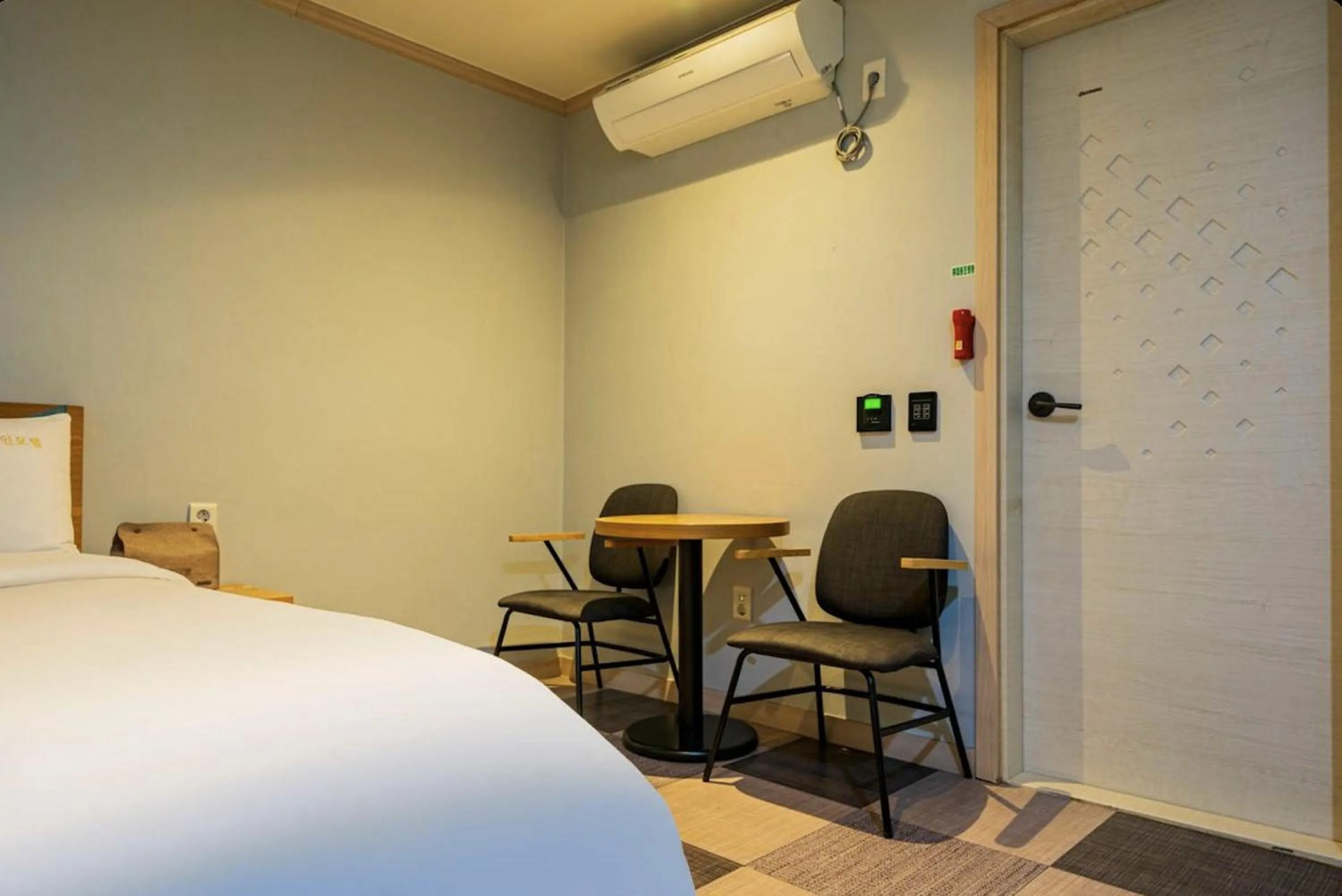 Bed in Yeosu Hi Motel